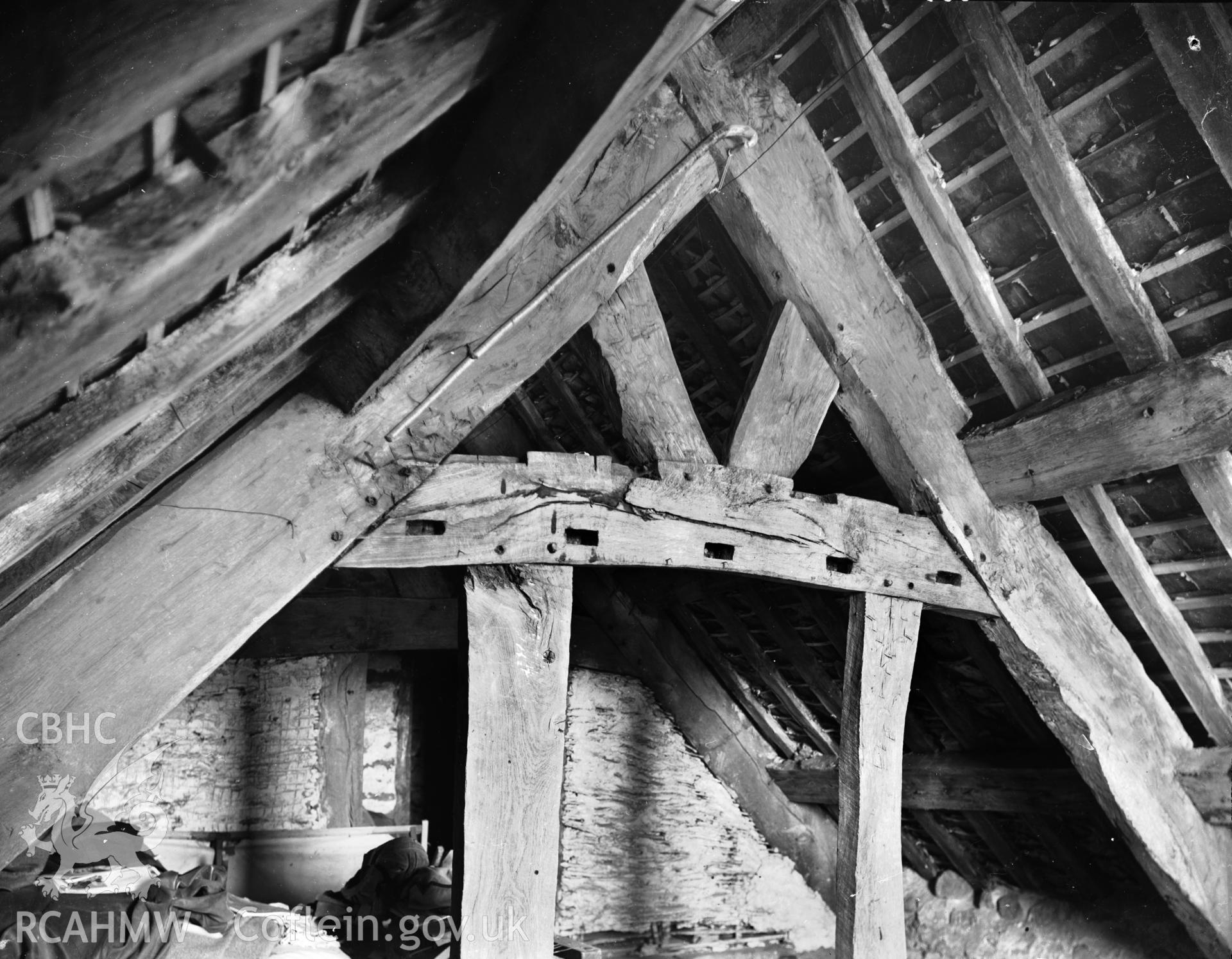 Interior view of Llannerch y felin, Caerhun showing roof beams, taken 01.10.1946.