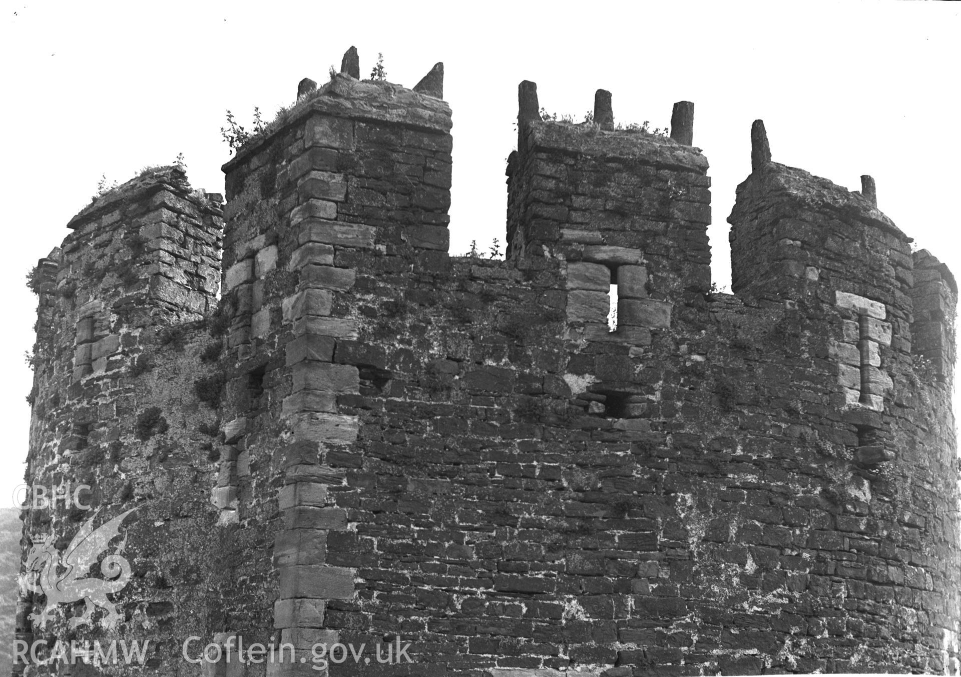 View of tower crenellations at Conway Castle taken in 01.01.1952 .