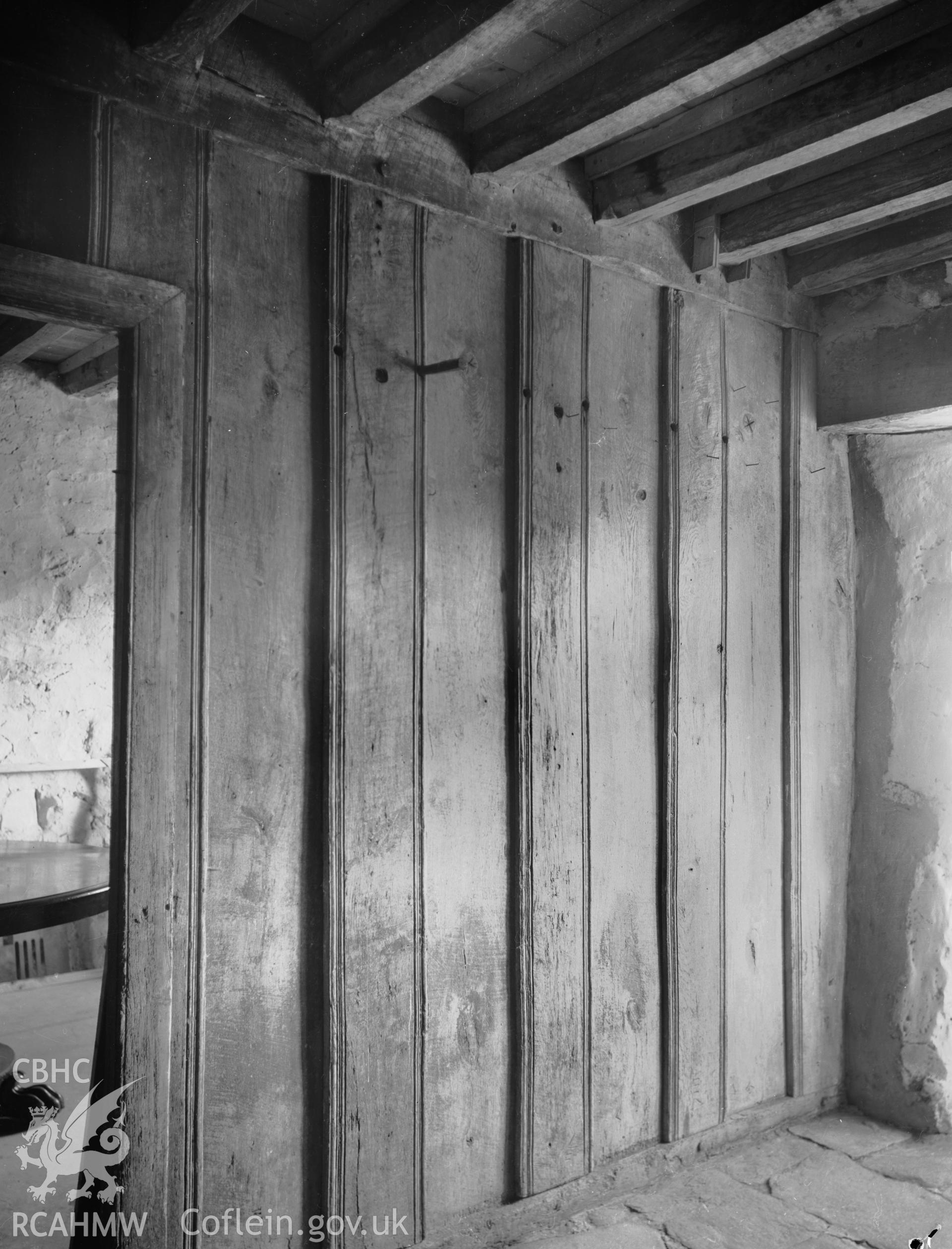 Interior view of Llannerch y felin, Caerhun showing screen taken 01.10.1946.