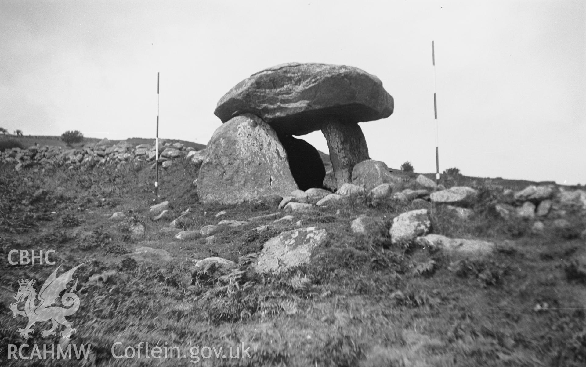 View of Maen y Bardd burial chamber, Caerhun taken in 30.08.1950.