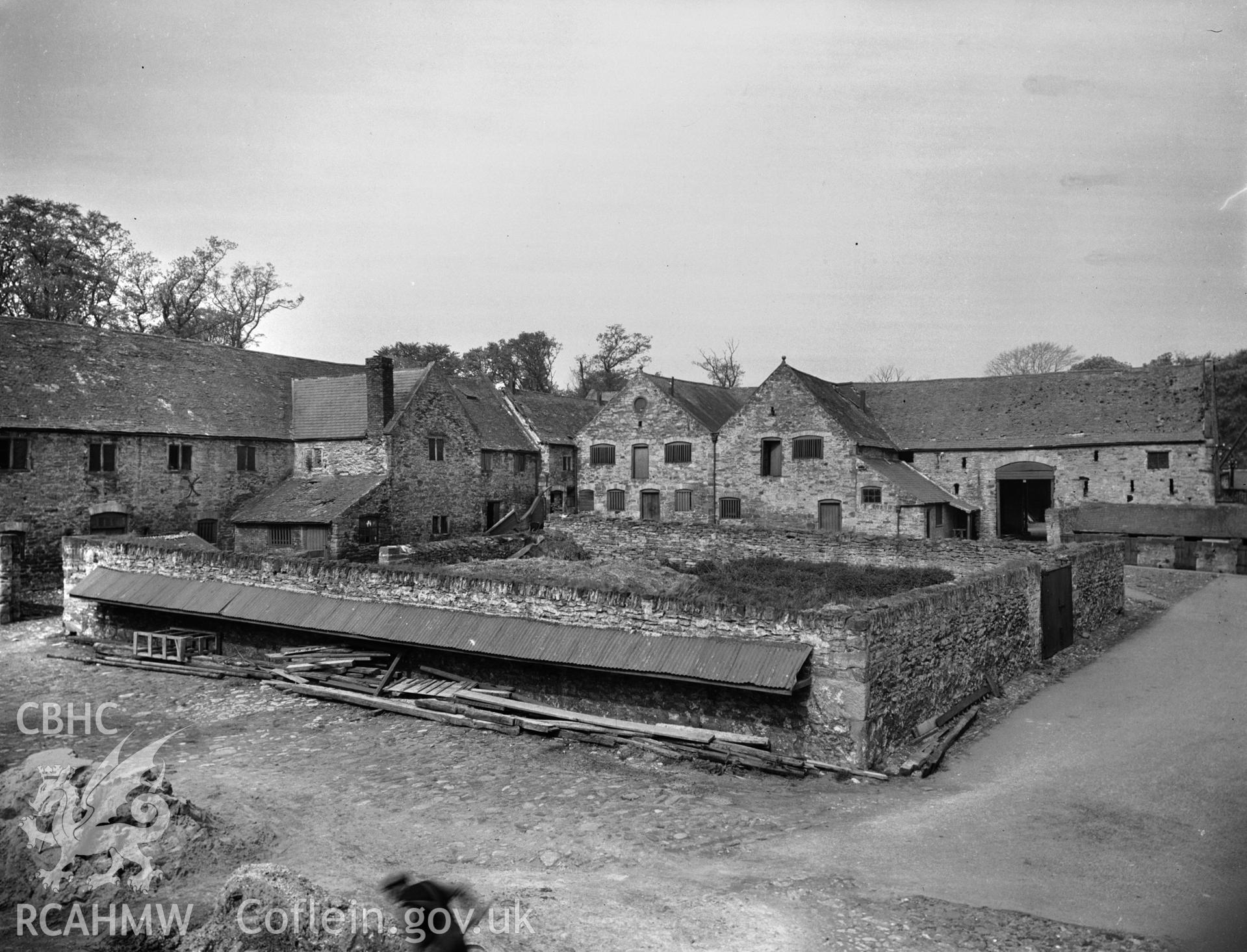 Farm buildings from the south, taken in May 1942.