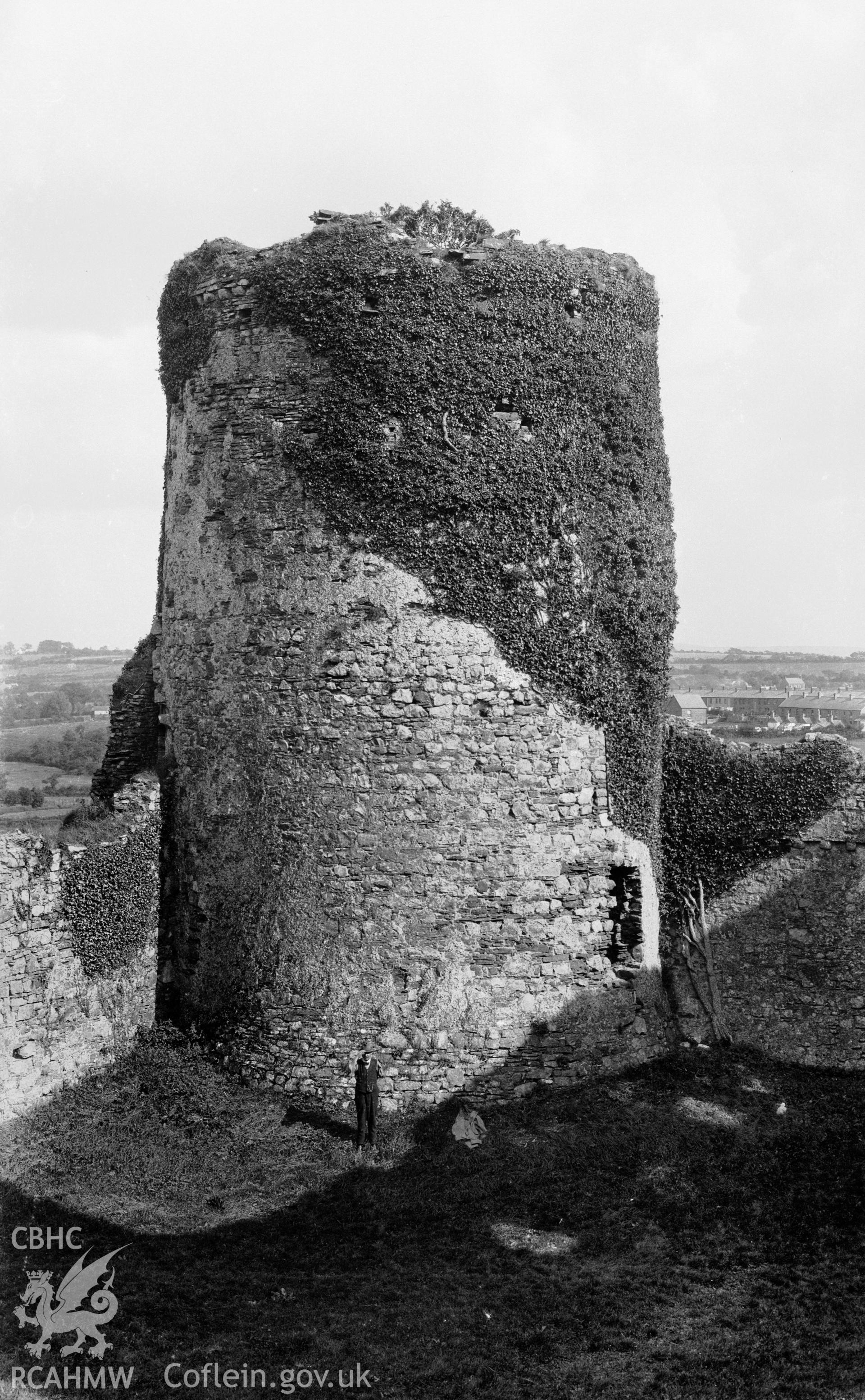 Photo showing Kidwelly Castle