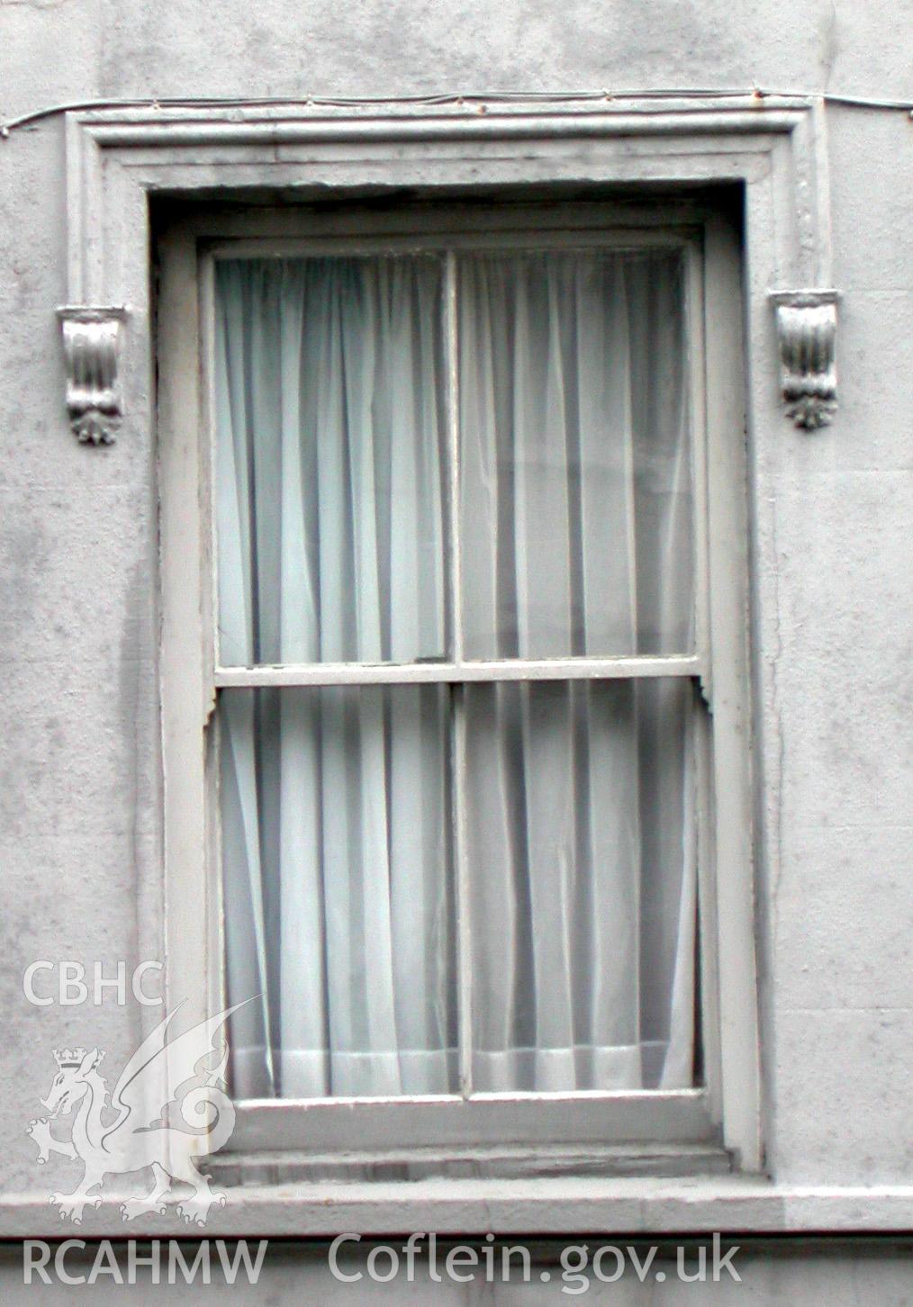Detail of the ground floor sash window in the front elevation of 44 Bridge Street.