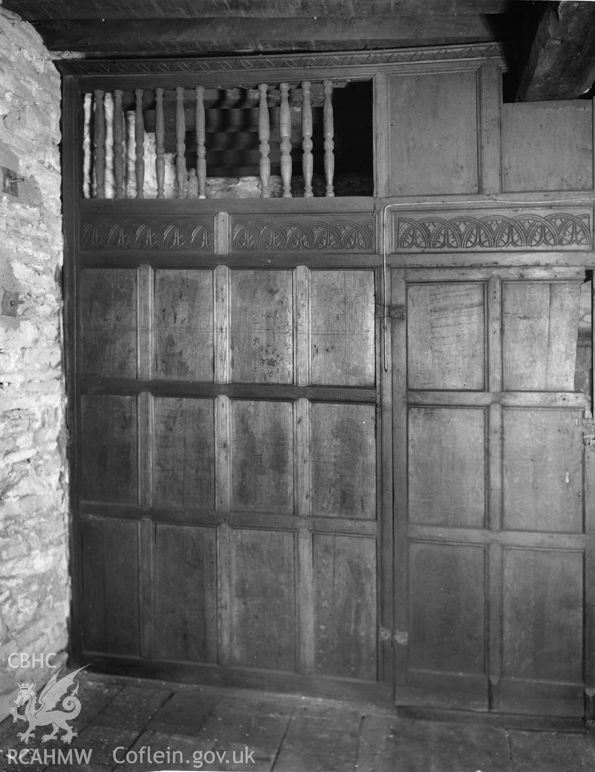 Interior view of Parlwr Mawr, Conwy showing wooden screen, taken 01.01.1947.