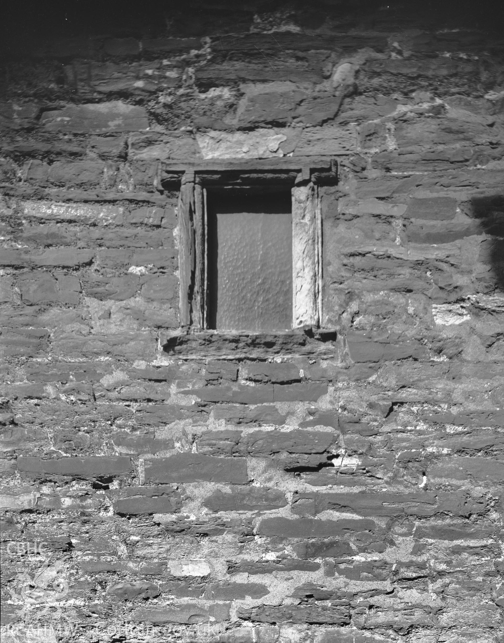 Exterior view showing window at Parlwr Mawr, Conwy taken 01.01.1947.