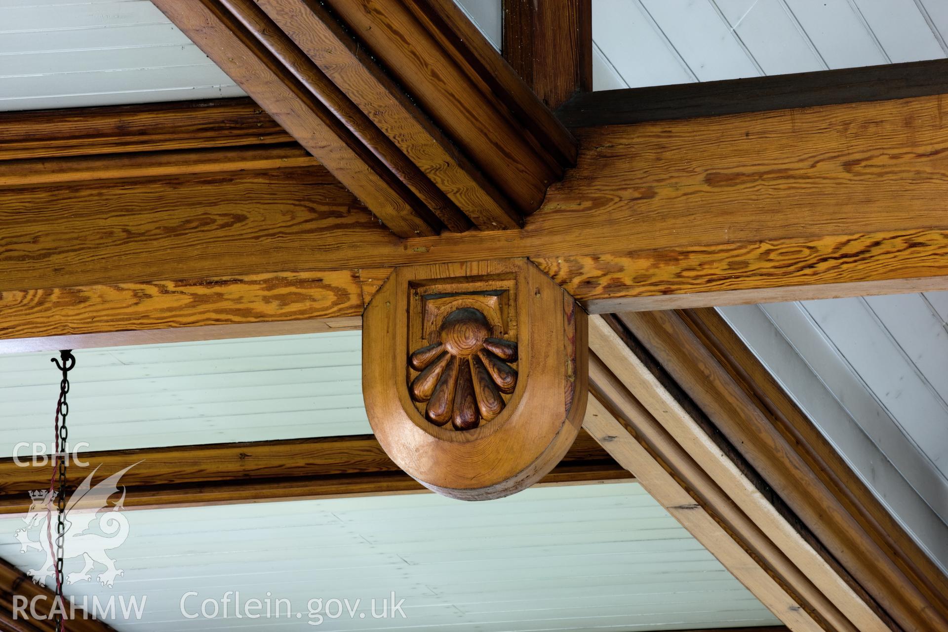 Detail of timber support decoration.