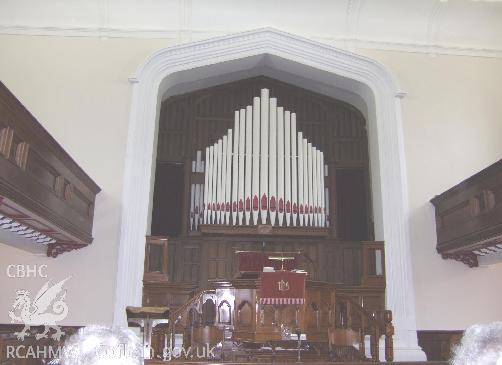 Platform Pulpit & NW organ arched recess.
