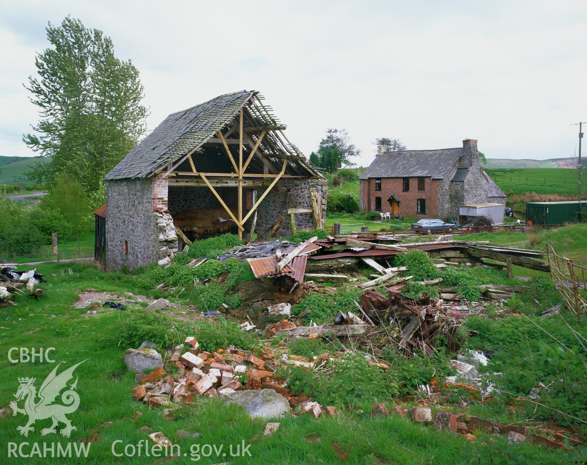 Colour transparency showing a view of Hendre-fach barn, Nantmel produced by Iain Wright, May 2003