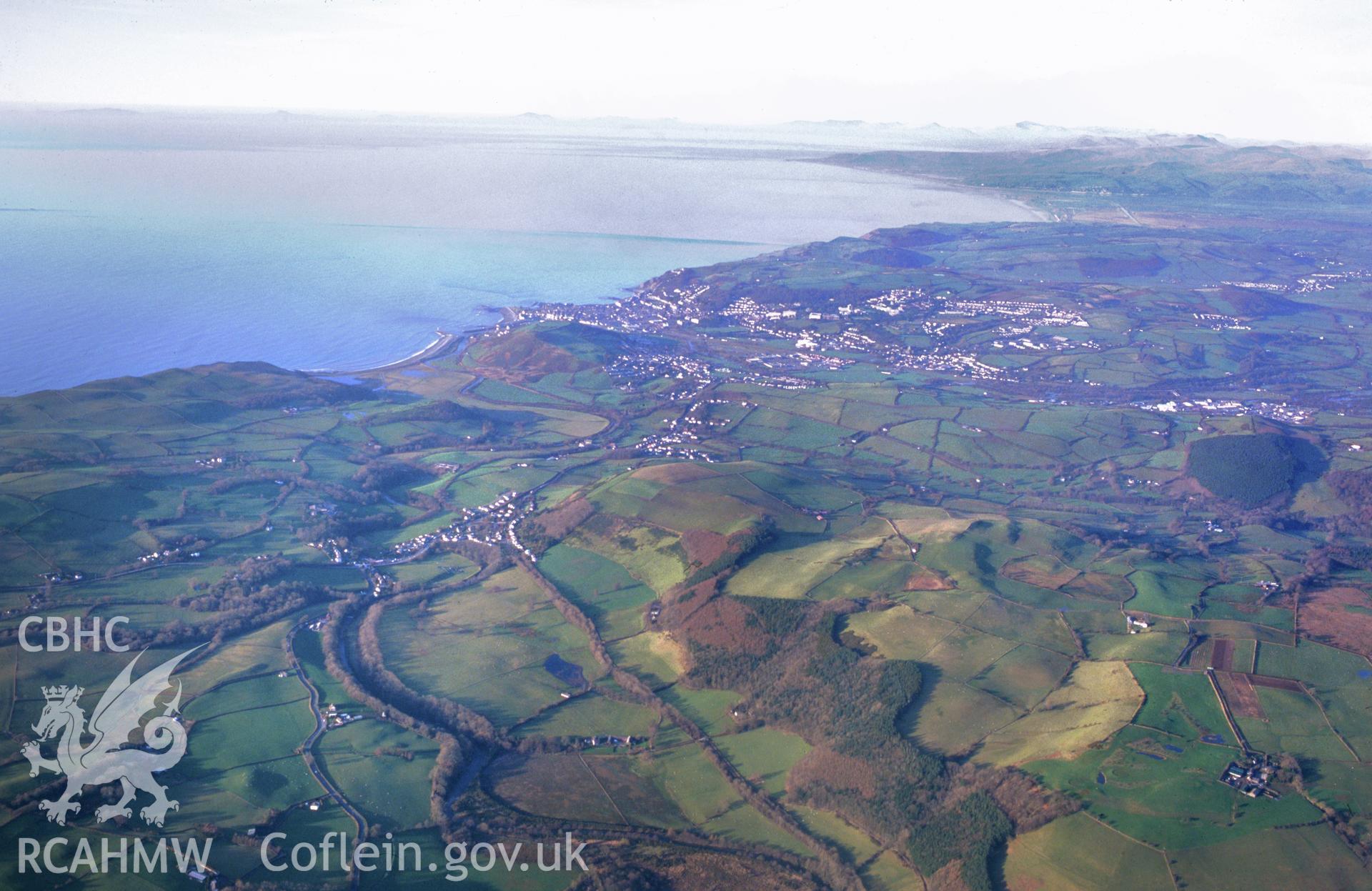 Slide of RCAHMW colour oblique aerial photograph of Aberystwyth and surrounding landscape, viewed from Llanfarian, taken by T.G. Driver, 13/2/2001.