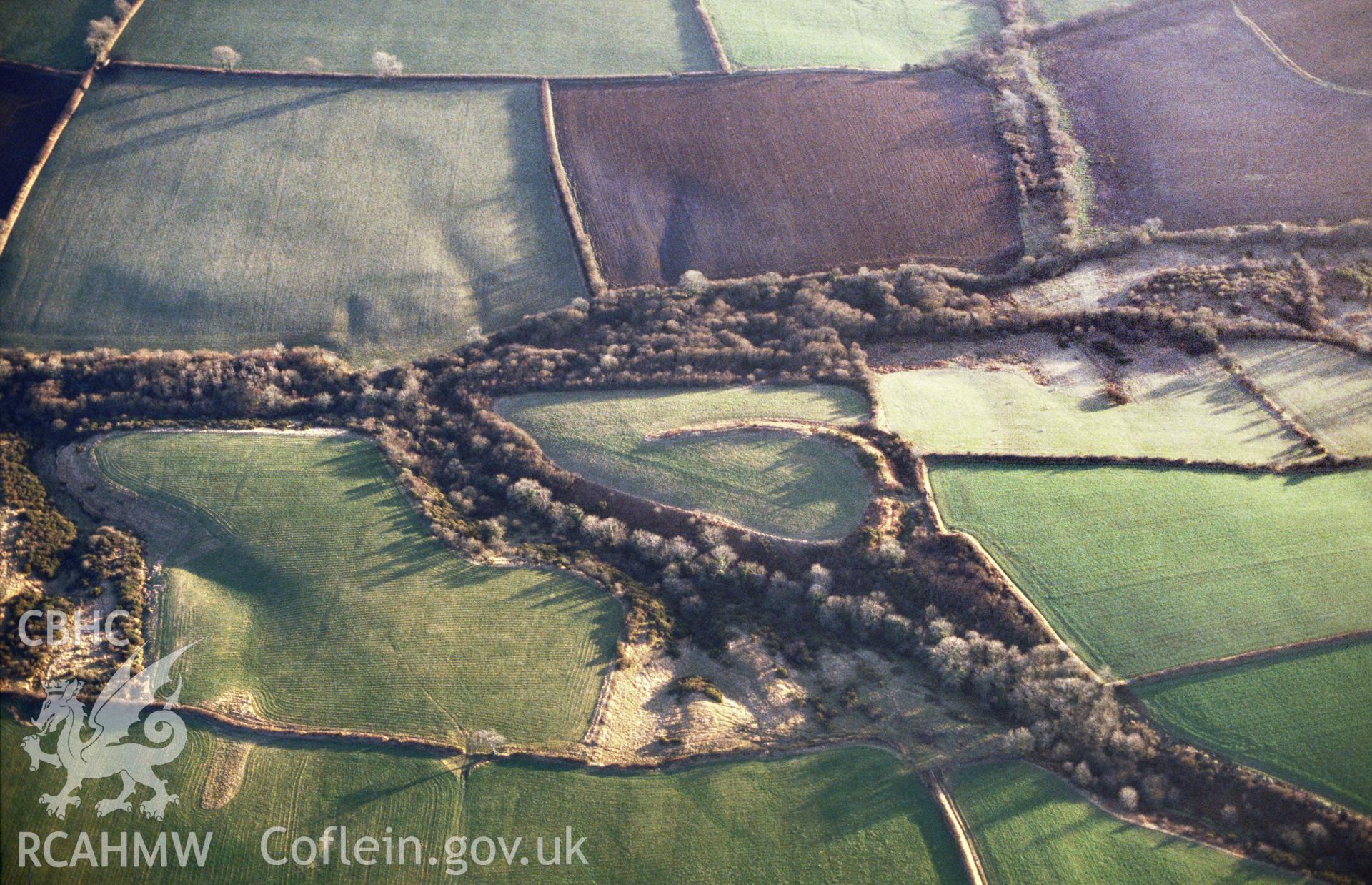 RCAHMW colour slide oblique aerial photograph of Lamborough Camp, Wiston, taken by C.R.Musson on the 02/02/1997