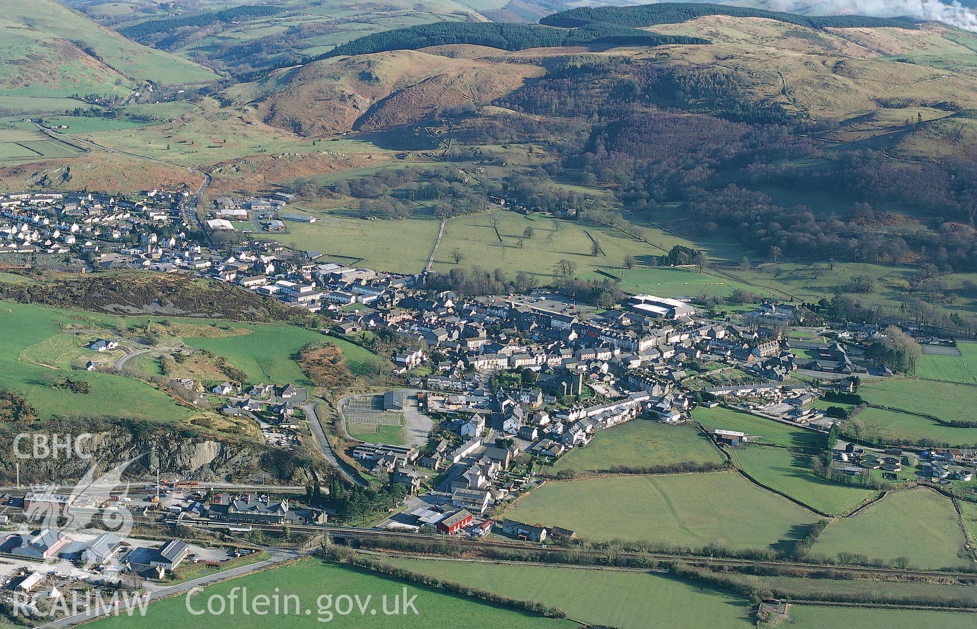 Slide of RCAHMW colour oblique aerial photograph of Machynlleth, taken by T.G. Driver, 17/3/1999.