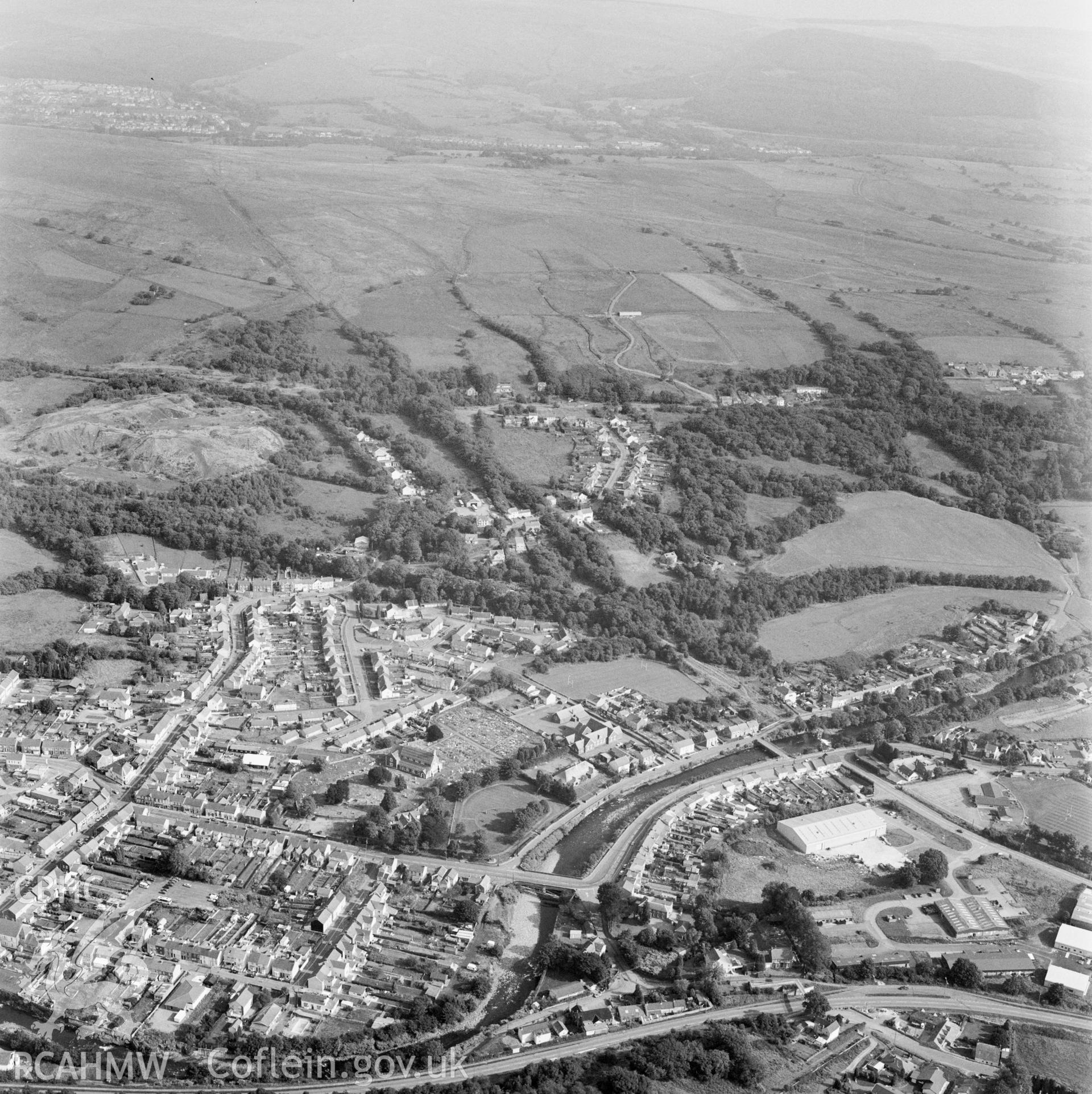 RCAHMW Black and white oblique aerial photograph of Ynysgedwyn Incline on the Brecon Forest Tramroad, Ystradgynlais, taken by CR Musson on 07/09/88