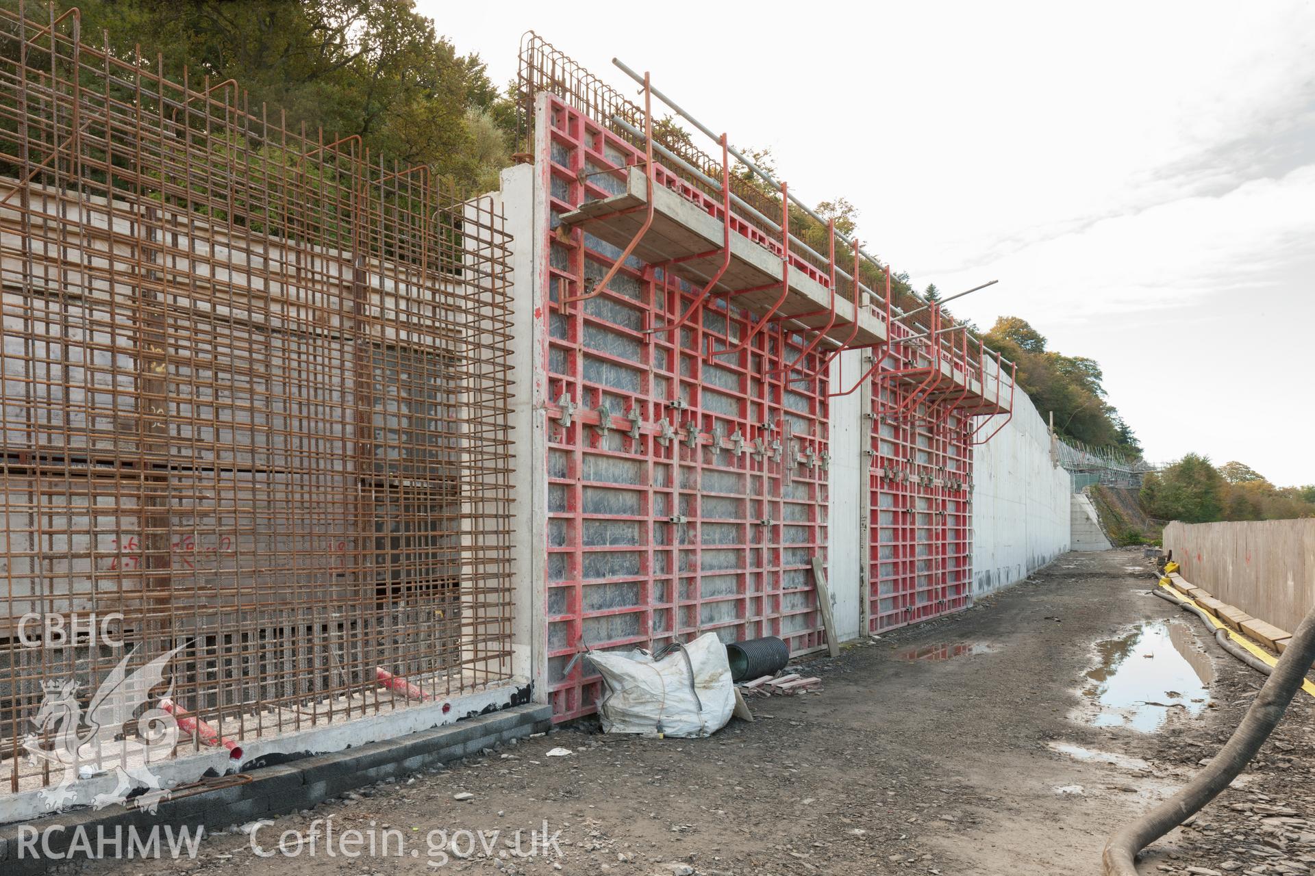 Park Terrace area. Reinforcing bars and shuttered concrete, viewed from the northeast. (20/10/2012)