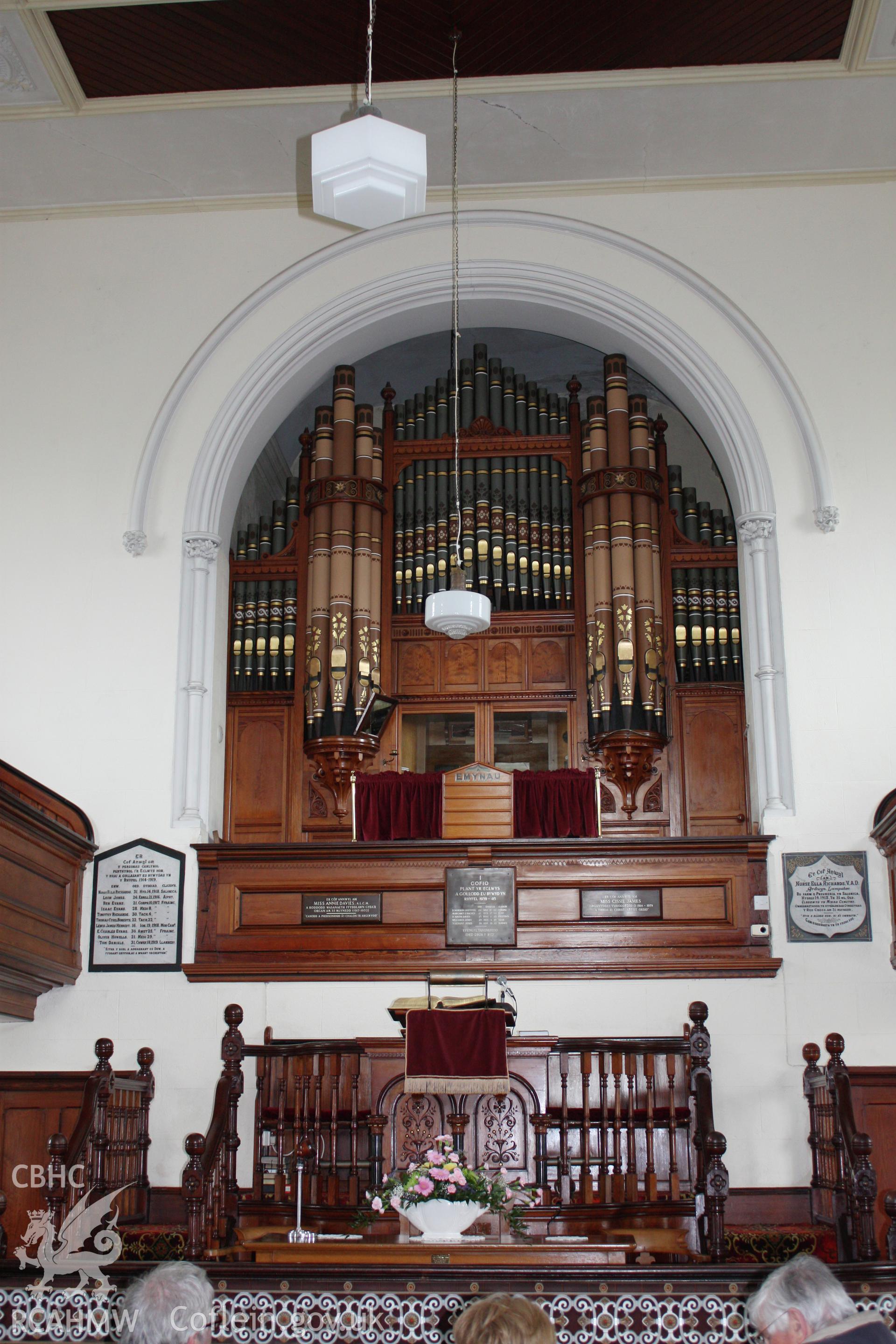 Soar chapel, pulpit platform and organ .