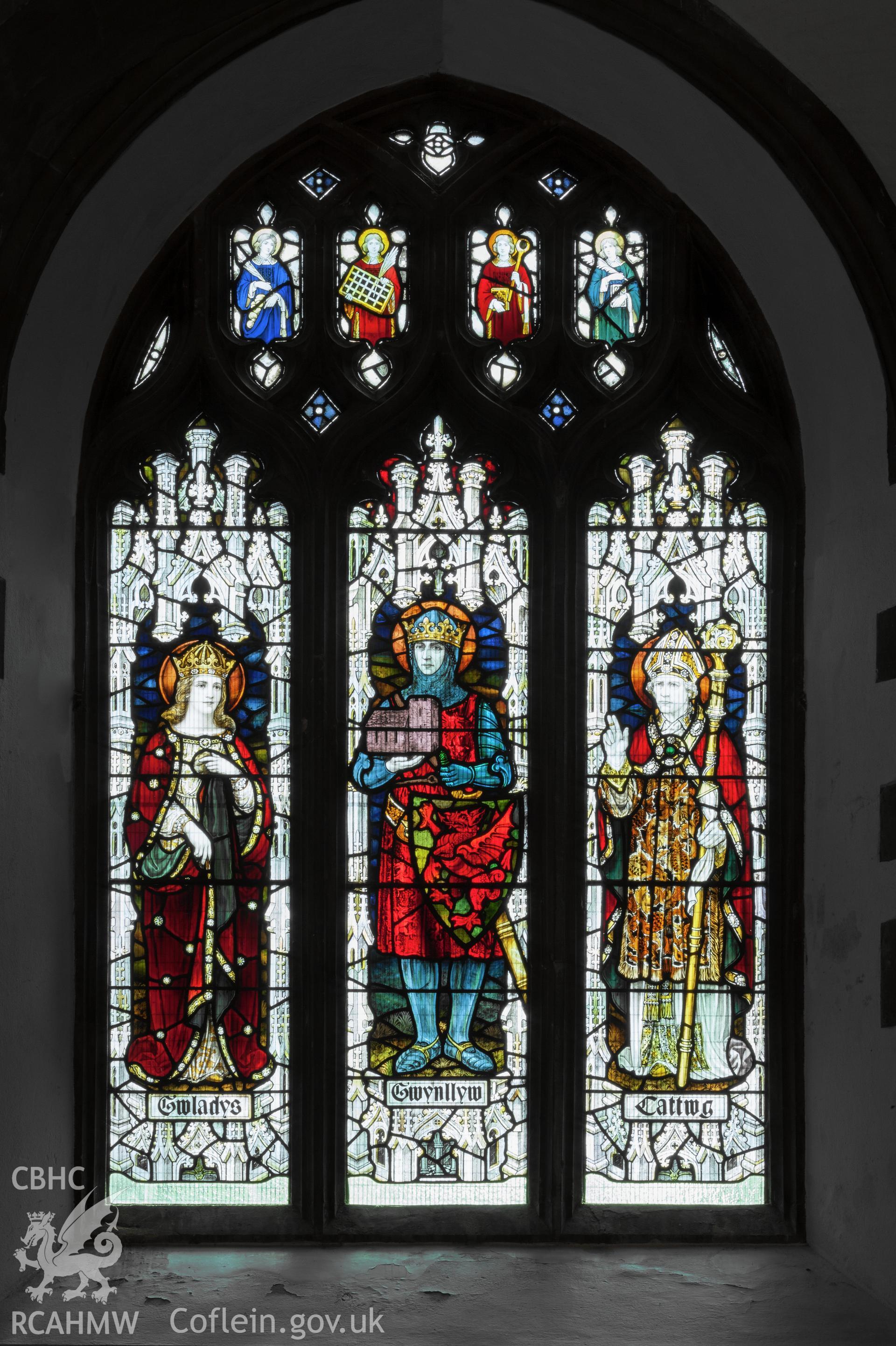 Stained glass on the south wall of the south aisle (centre)