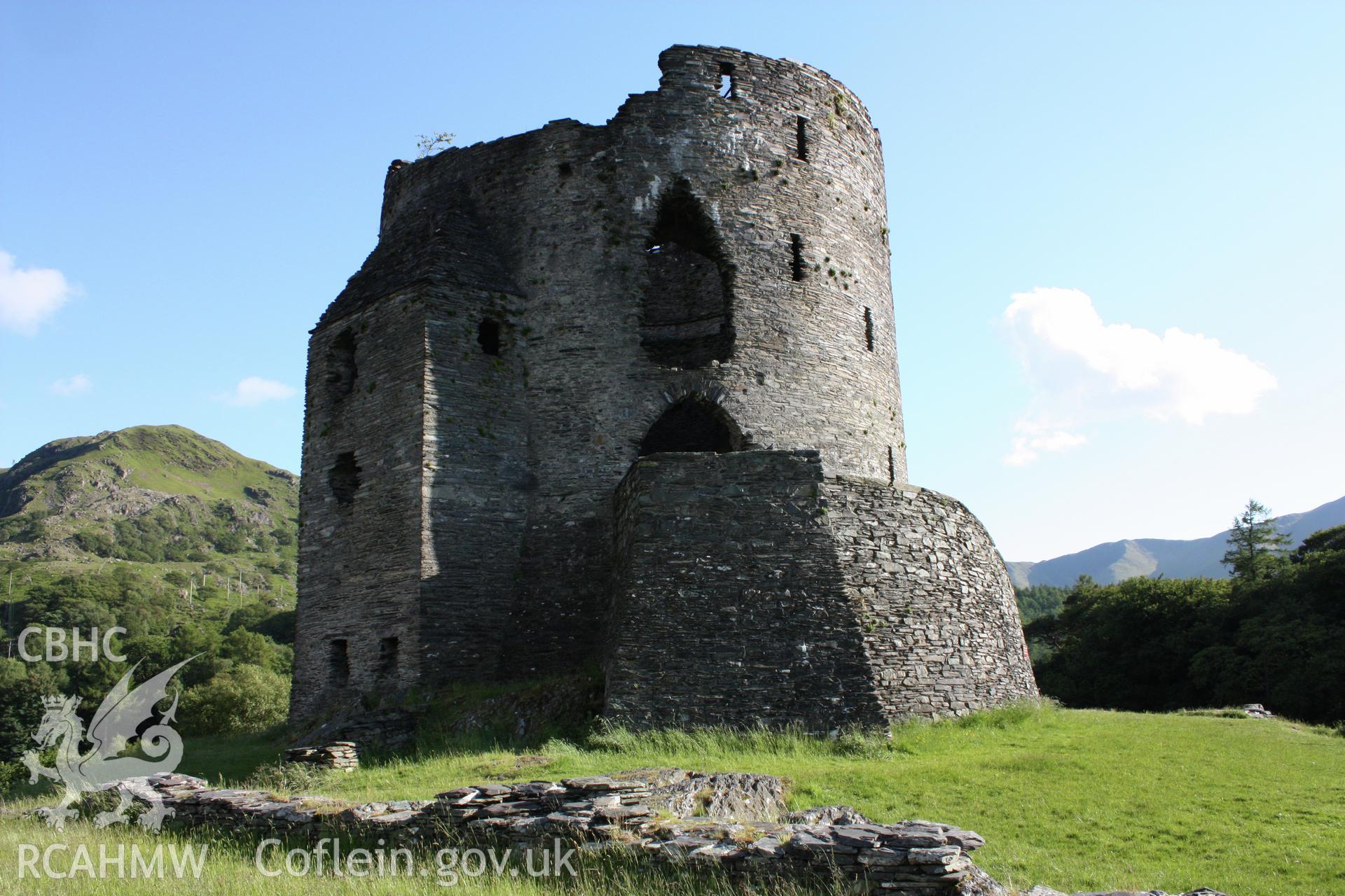 Dolbadarn Castle.  Curtain wall and structures north of keep.
