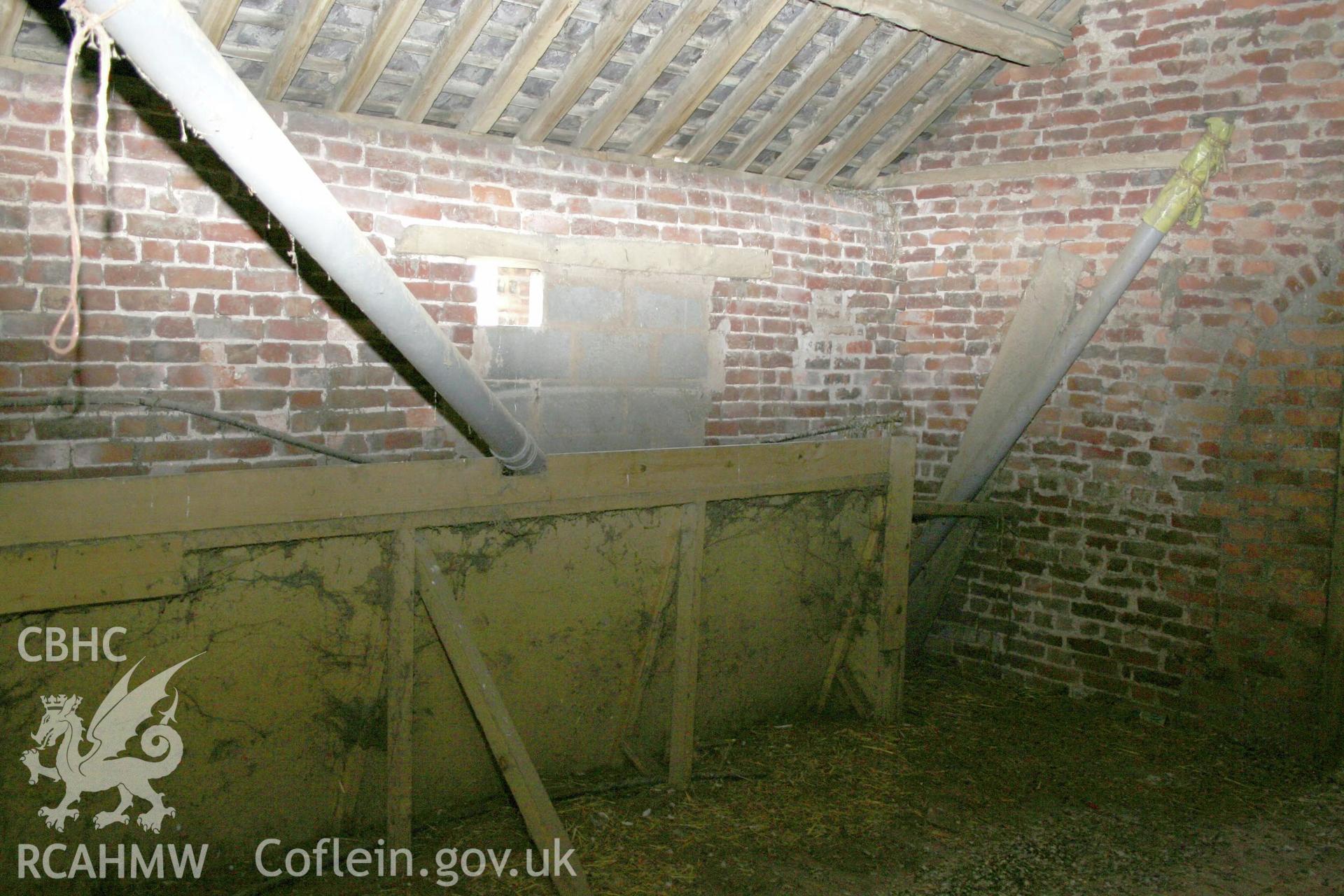 Llay Hall farm: digital photograph showing interior of main barn (no 168 on plan) received in the course of Emergency Recording case ref no RCS2/1/789.