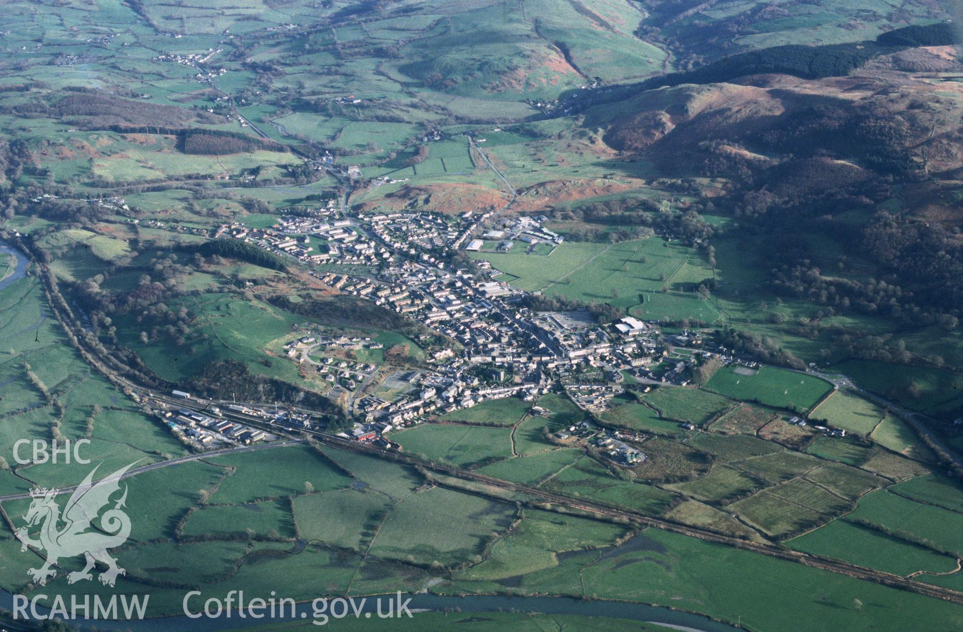 Slide of RCAHMW colour oblique aerial photograph of Machynnlleth, taken by T.G. Driver, 14/2/2002.