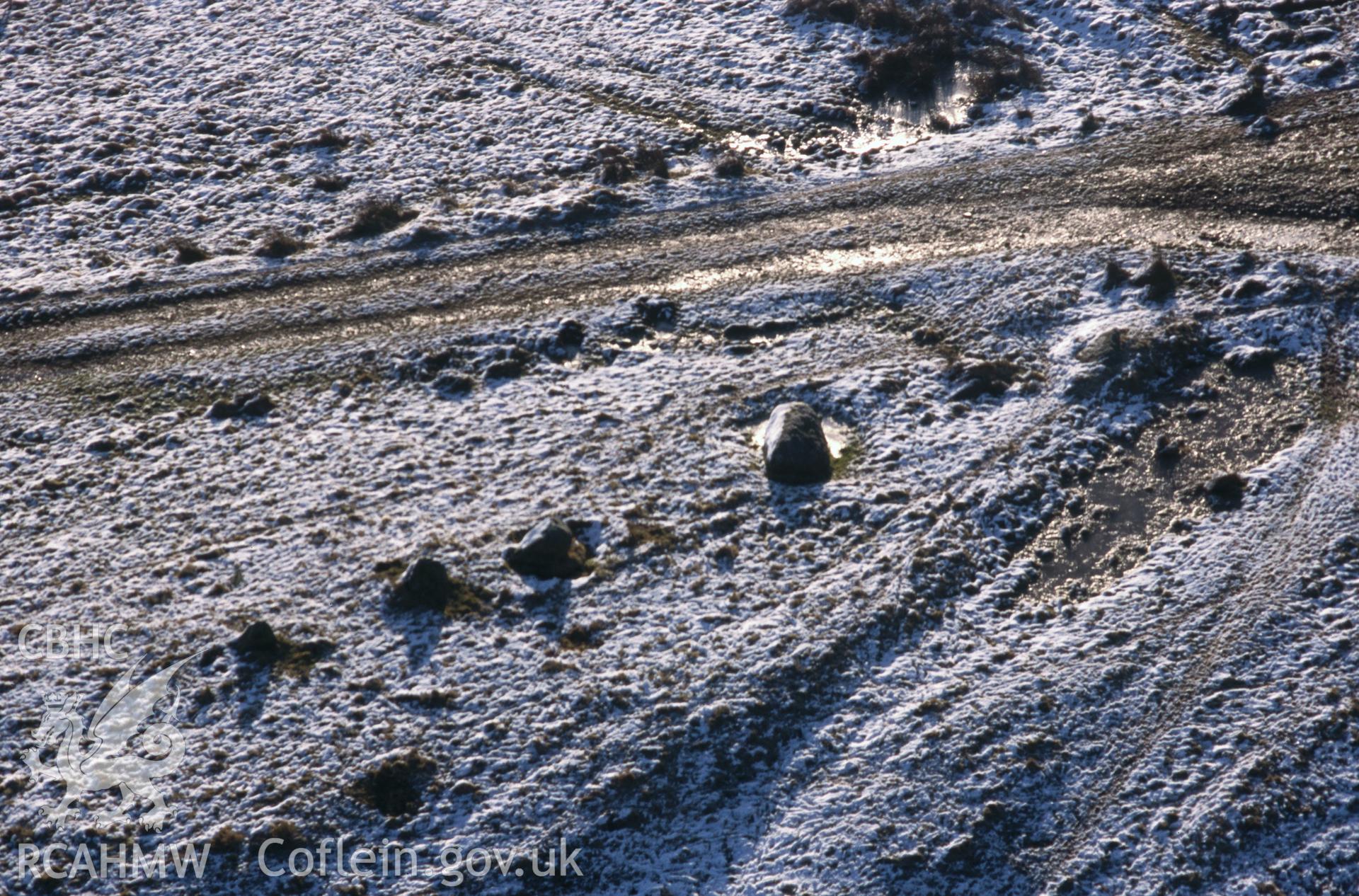 Slide of RCAHMW colour oblique aerial photograph of Four Stones, Pillow Mound?;bryn-y-maen, Stone Allignment, taken by C.R. Musson, 9/1/1999.