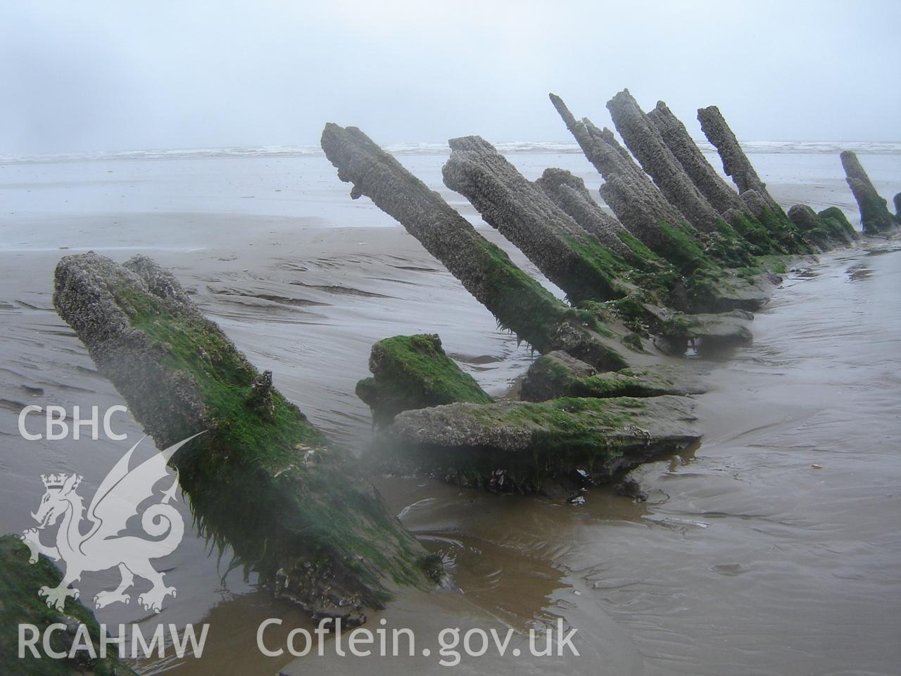 Digital photo showing unnamed wreck at Cefn Sidan, produced by Ian Cundy, July 2010.