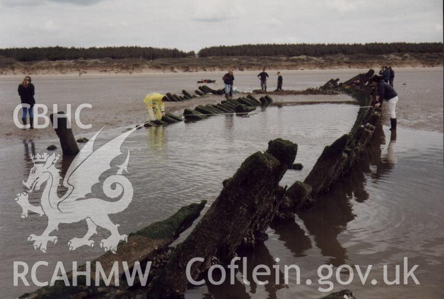 Digital photograph of an un unnamed wreck at Cefn Sidan, produced by Ian Cundy, May 1996.