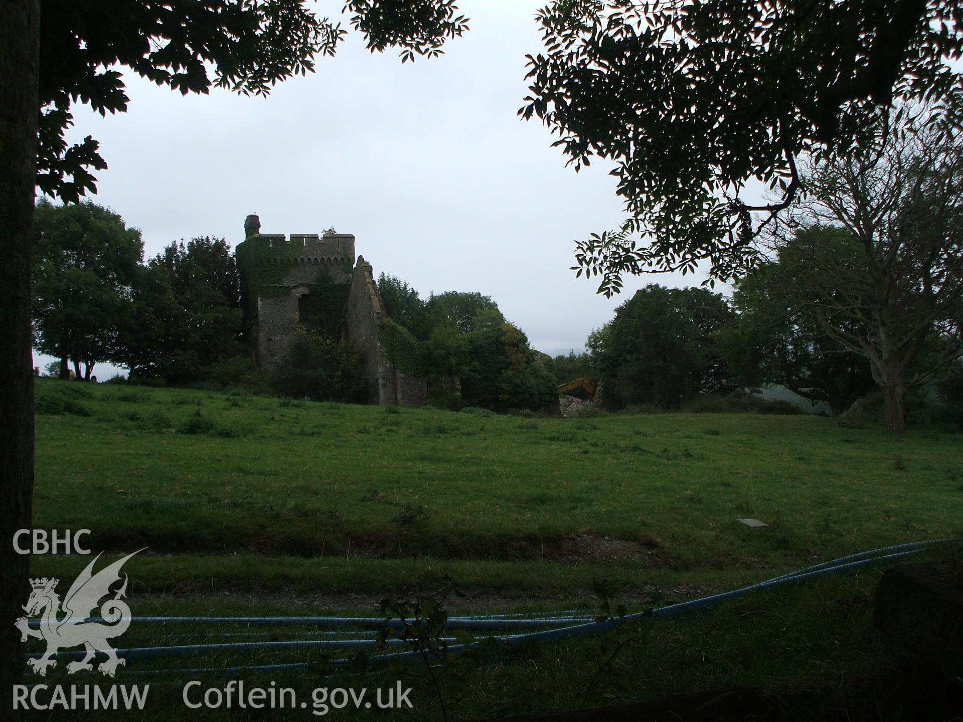 Digital photograph of Bronwydd Castle.