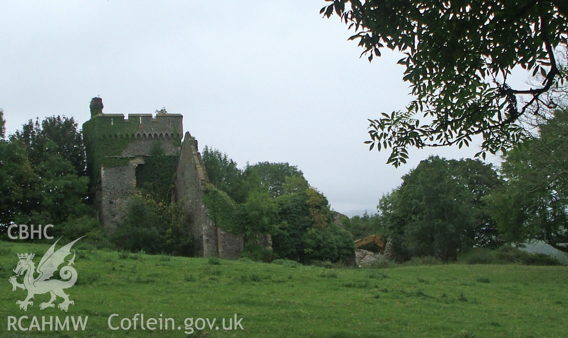 Digital photograph of Bronwydd Castle.
