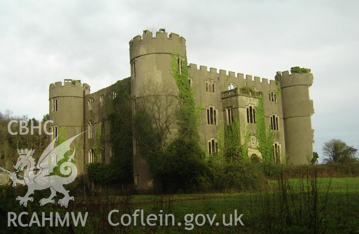 Digital photograph of Ruppera Castle.