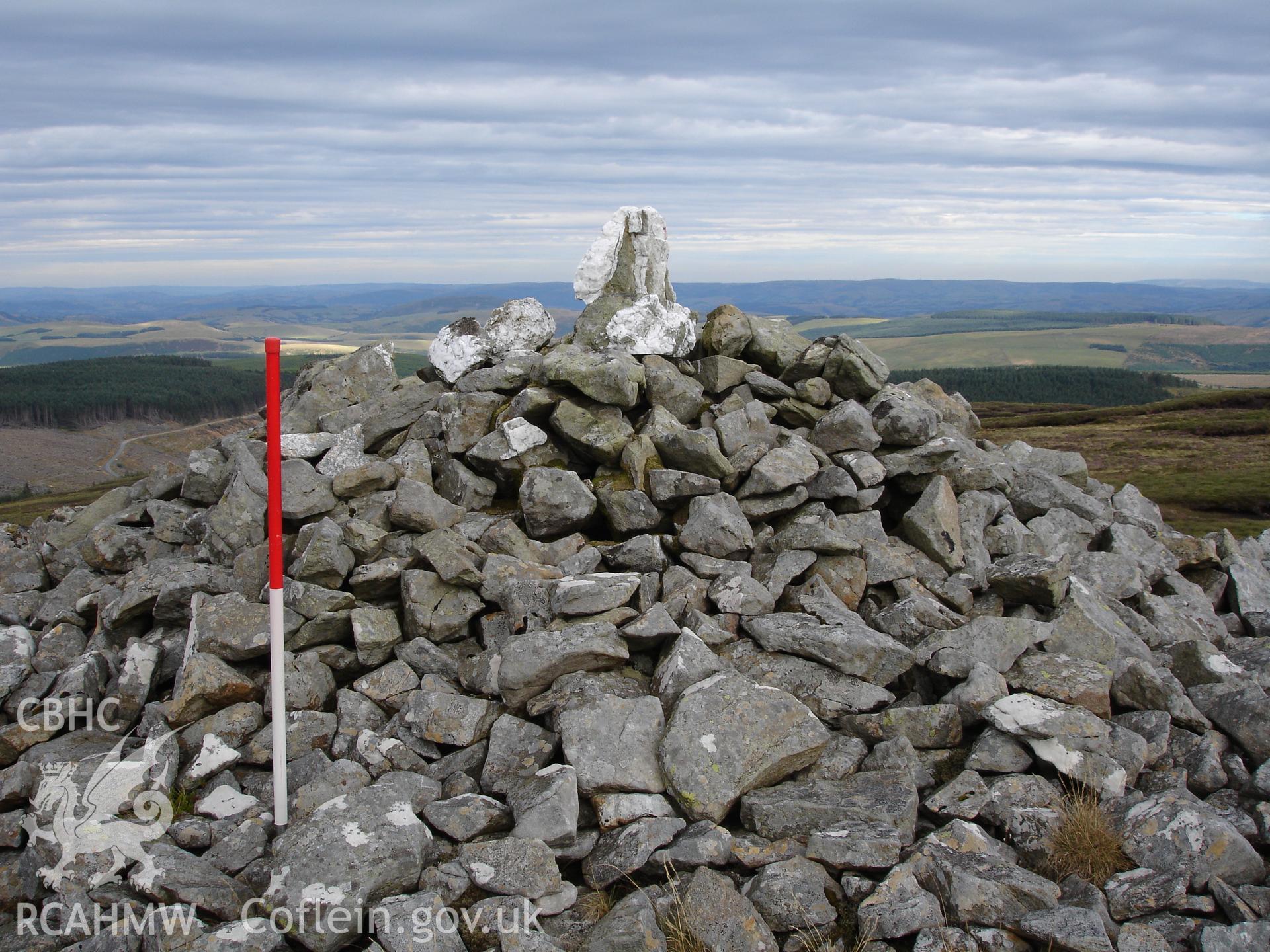 Digital colour photograph of Carn Biga Cairn II taken on 08/08/2006 by R.P. Sambrook during the Plynlimon Glaslyn South Upland survey undertaken by Trysor.