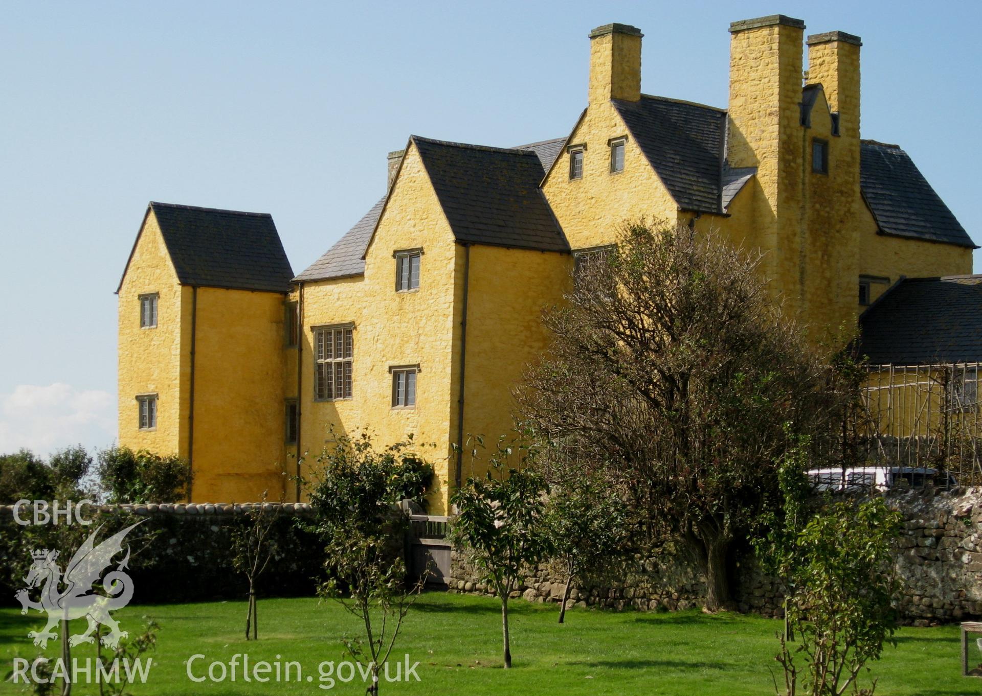 Colour photo showing Sker House, taken by Paul R. Davis and dated 28th June 2006.