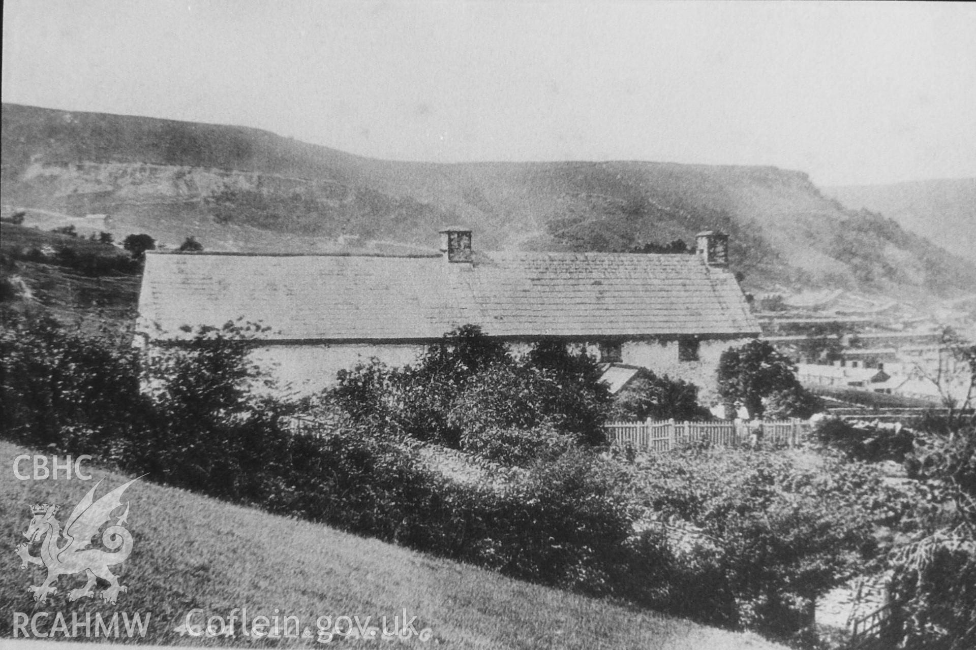 Black and white photo showing a c.1900 view of Gellifaelog, Tonypandy  copied by Paul R. Davis.