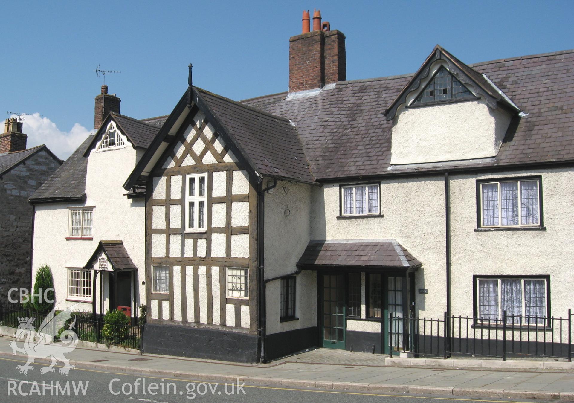 Colour photo showing Clwyd Bank Academy, Ruthin, taken by Paul R. Davis and dated 11th May 2006.