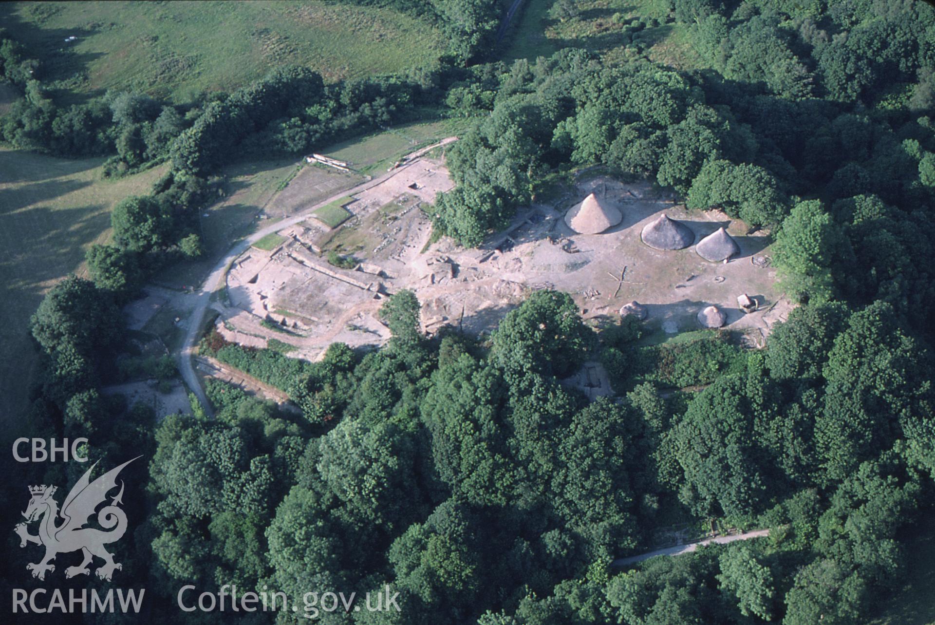 RCAHMW colour slide oblique aerial photograph of Castell Henllys, Eglwyswrw, taken on 26/07/1999 by Ken Murphy