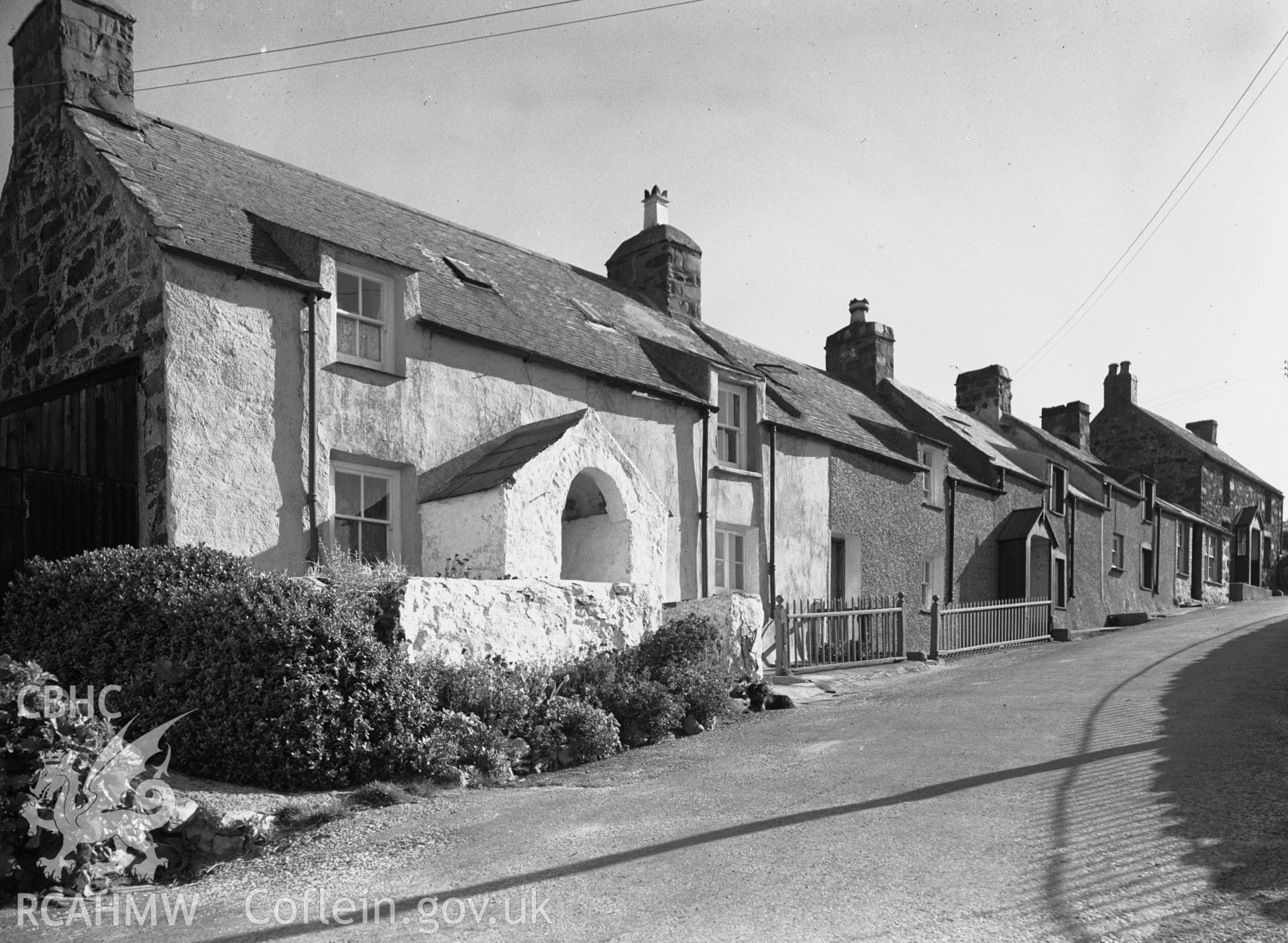 View of cottages on Rhiw Road.