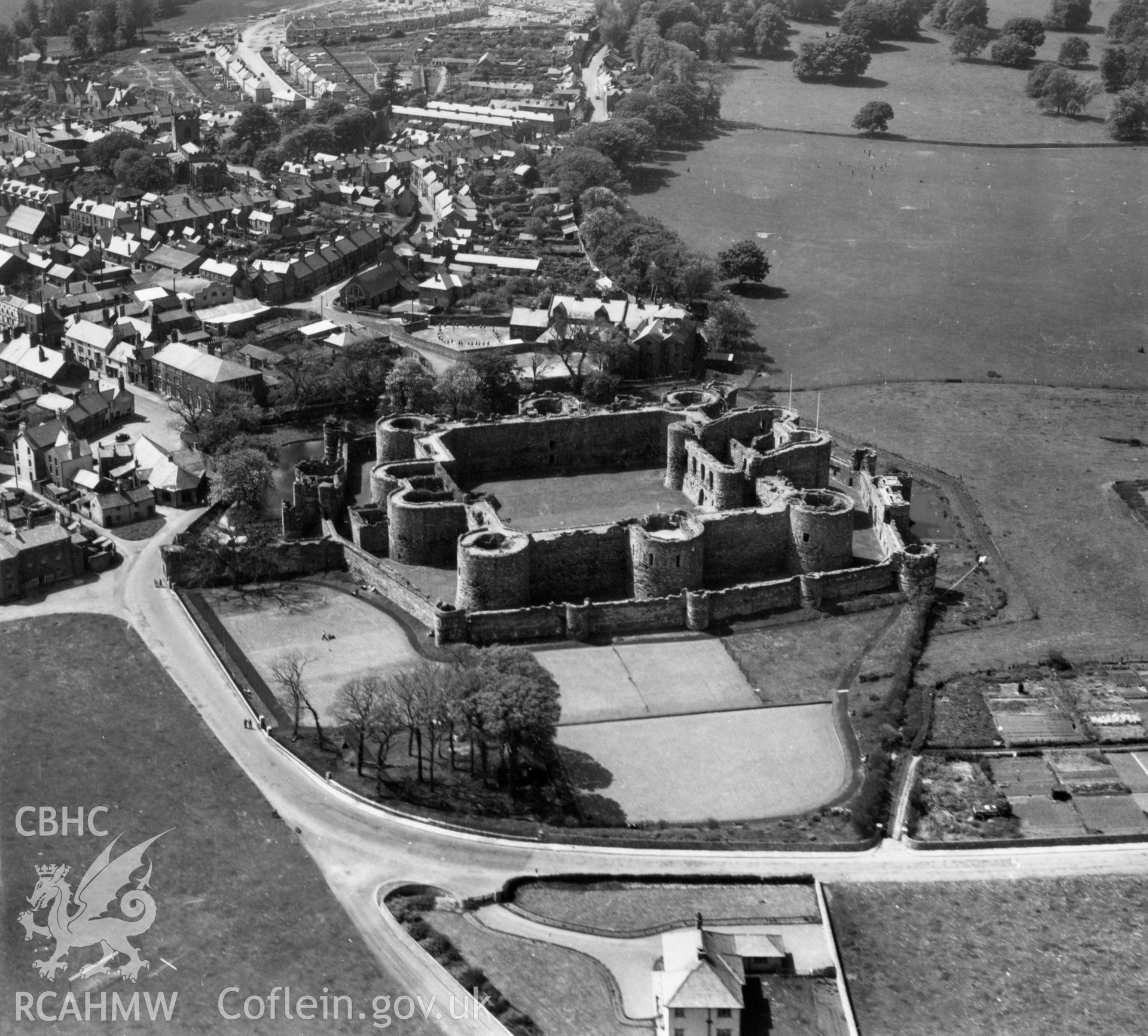 View of Beaumaris showing castle. Oblique aerial photograph, 5?" cut roll film.