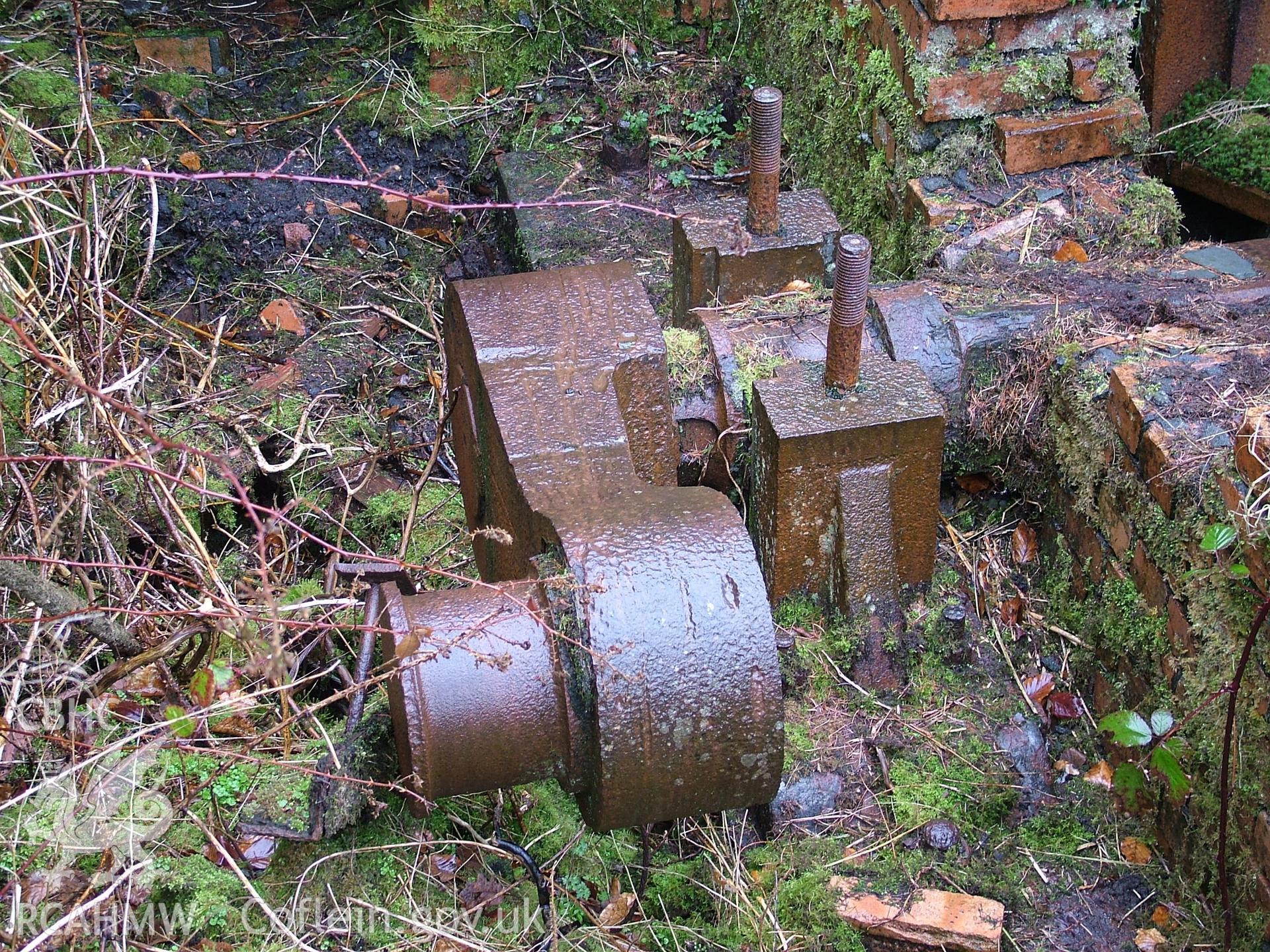 Close up of pumping and winding remains in situ.