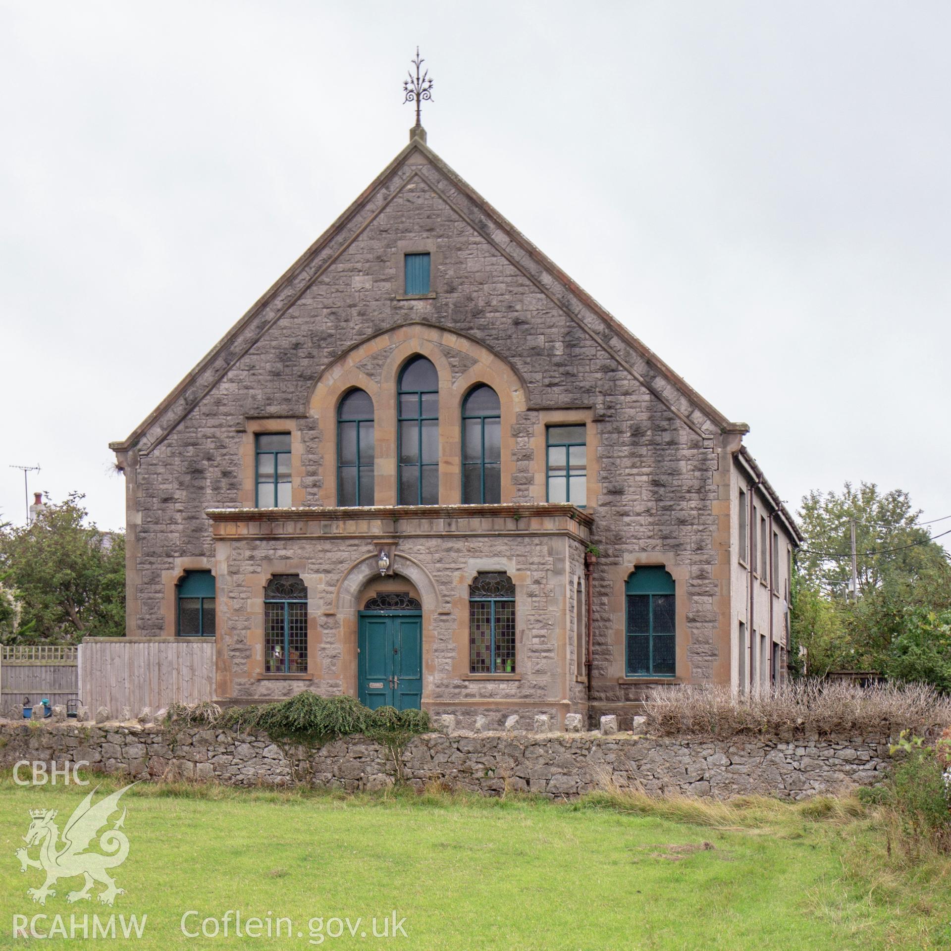 Colour photograph showing front elevation and entrance of Mynydd Seion Wesleyan Methodist chapel, Tanygraig Road, Llysfaen. Photographed by Richard Barrett on 17th September 2018.