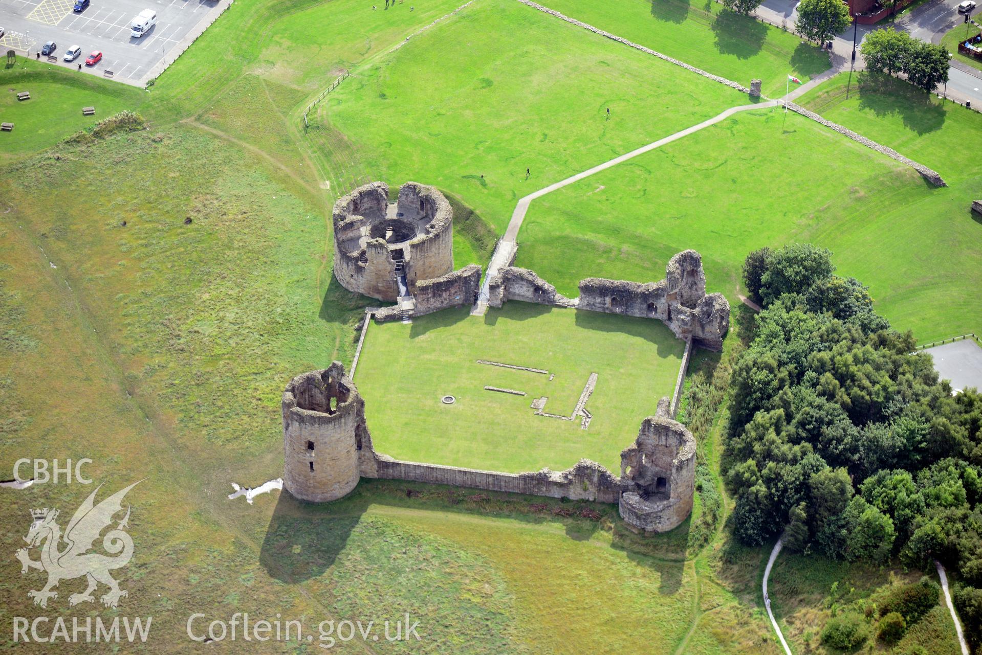 Flint Castle. Oblique aerial photograph taken during the Royal Commission's programme of archaeological aerial reconnaissance by Toby Driver on 11th September 2015.