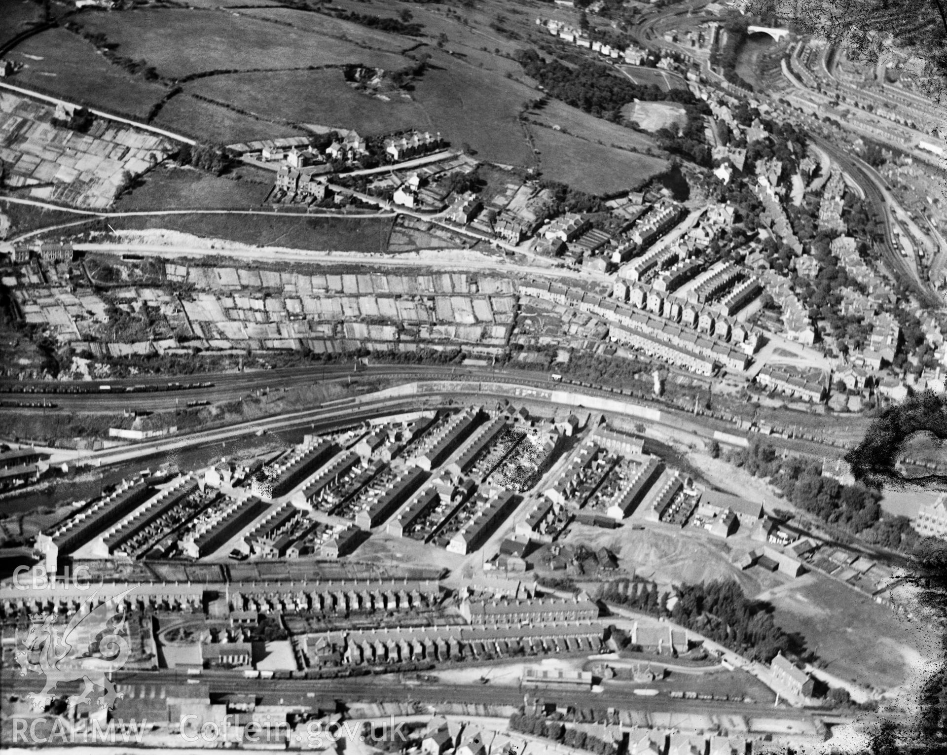 General view of Pontypridd, oblique aerial view. 5?x4? black and white glass plate negative.