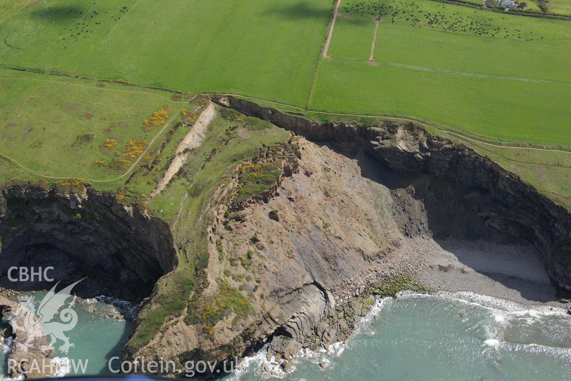 Black Point Rath promontory fort, near Haverford West. Oblique aerial photograph taken during the Royal Commission's programme of archaeological aerial reconnaissance by Toby Driver on 13th May 2015.