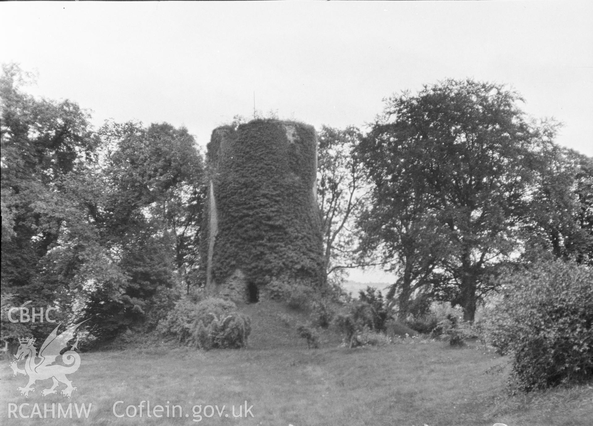 Digital copy of a nitrate negative showing Bronllys Castle.