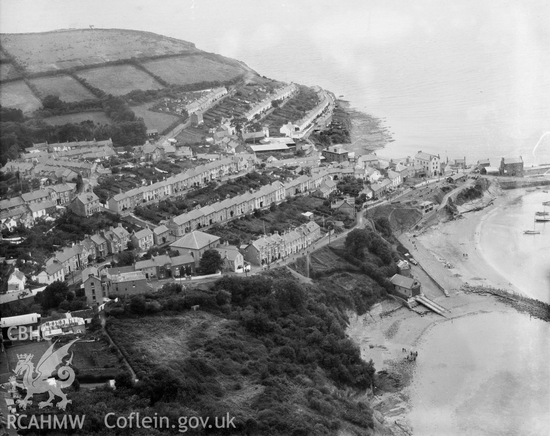 General view of New Quay, oblique aerial view. 5?x4? black and white glass plate negative.