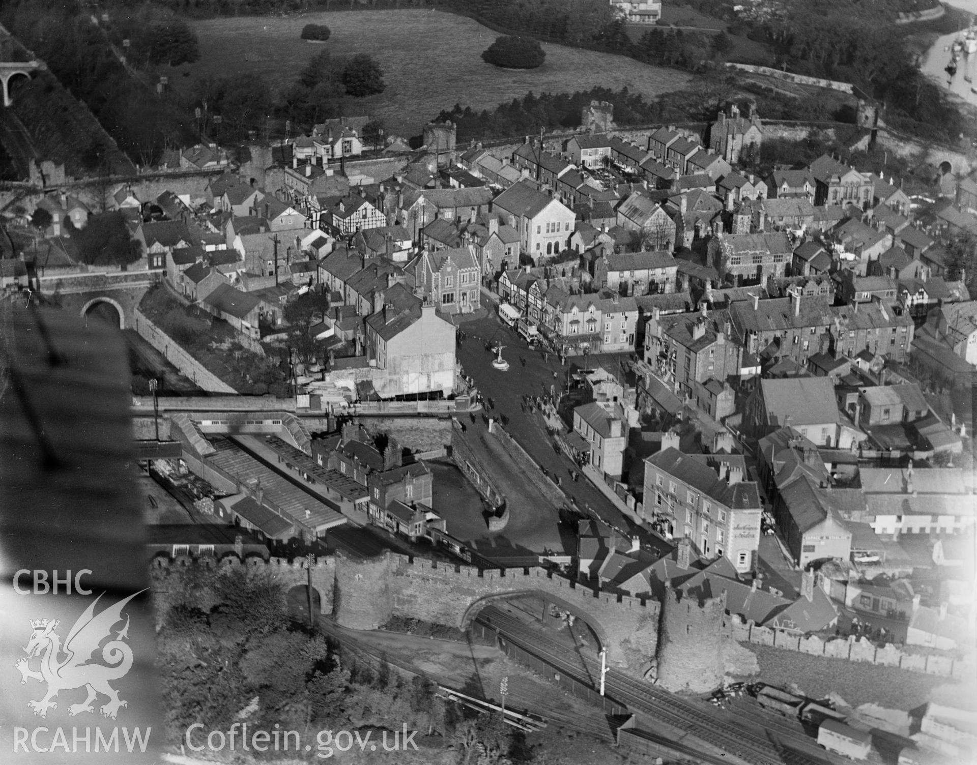 General view of Conwy, oblique aerial view. 5?x4? black and white glass plate negative.