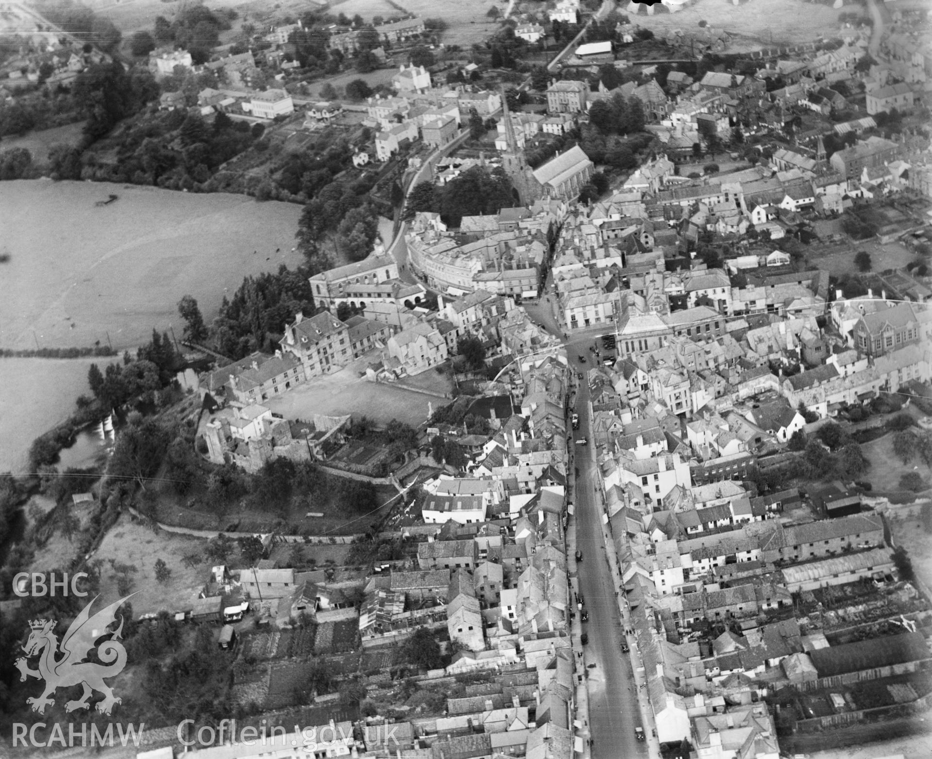 General view of Monmouth, oblique aerial view. 5?x4? black and white glass plate negative.
