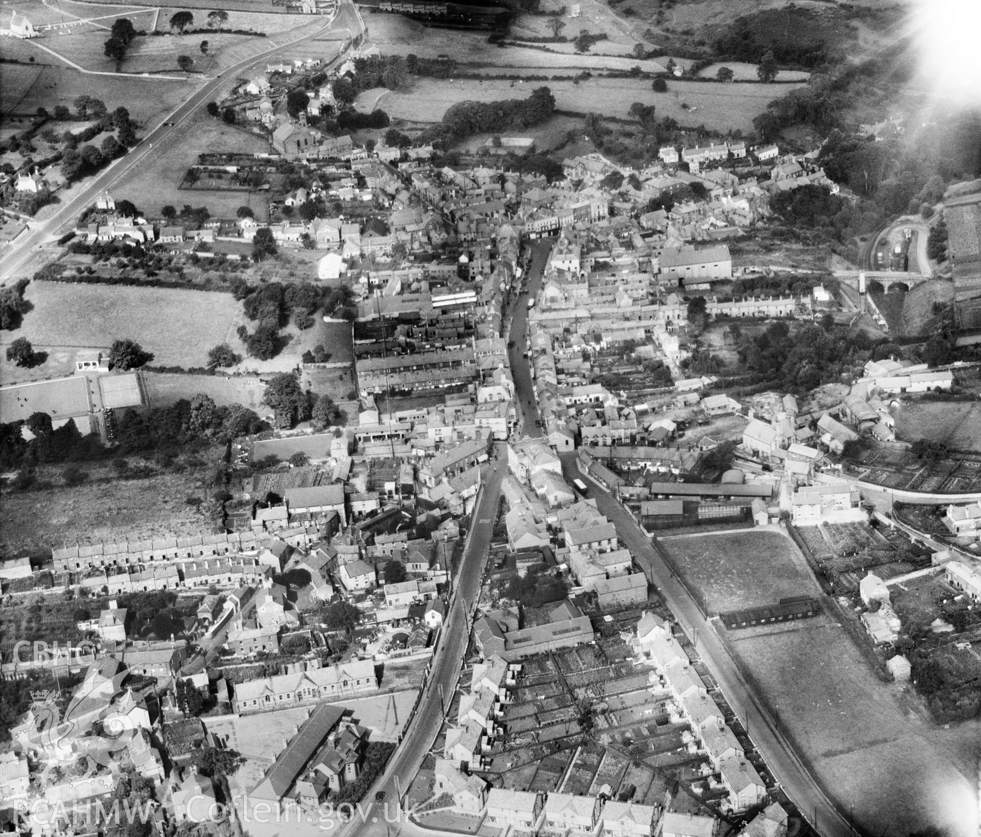 View of Holywell, oblique aerial view. 5?x4? black and white glass plate negative.
