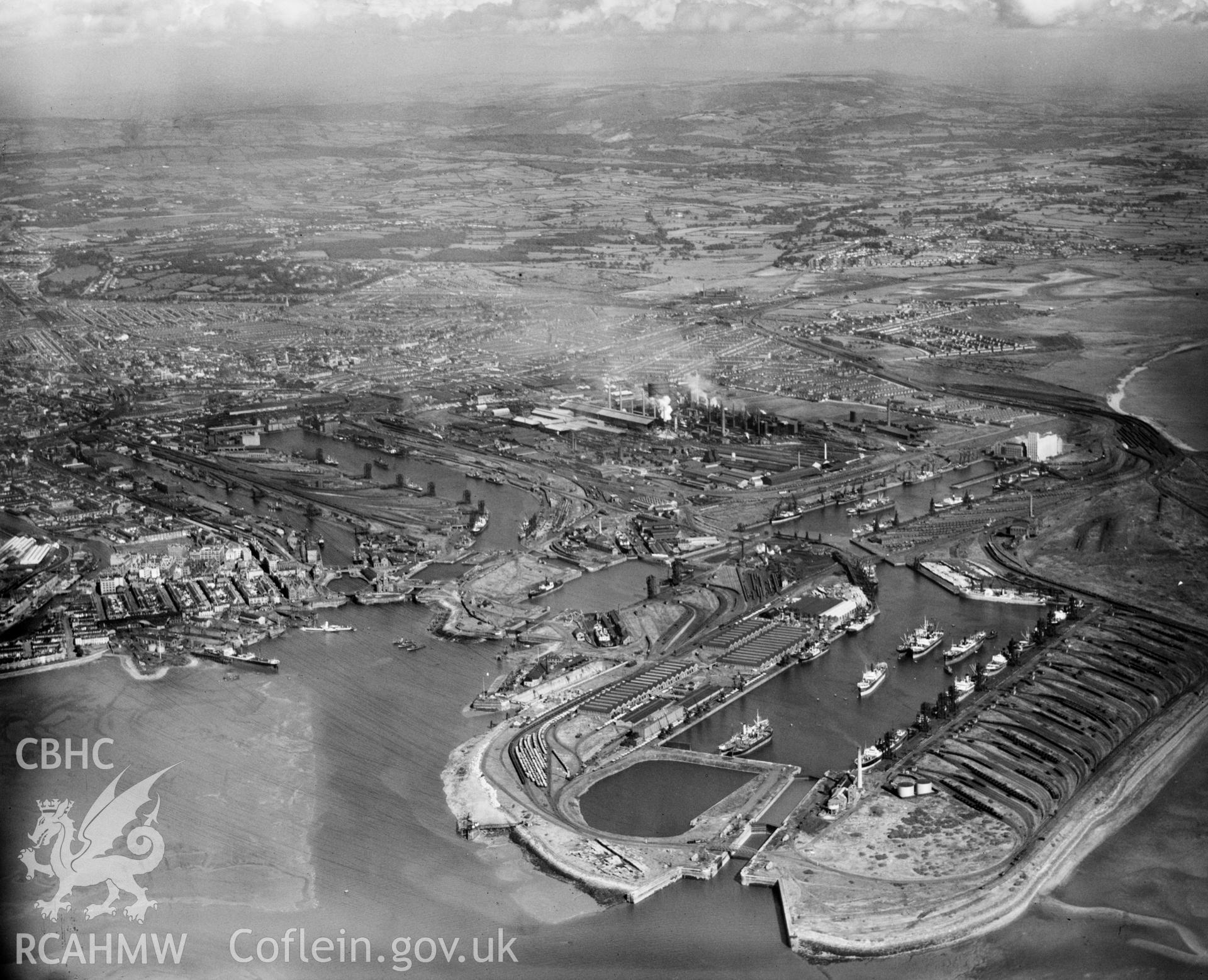 General view of Cardiff showing docks, oblique aerial view. 5?x4? black and white glass plate negative.