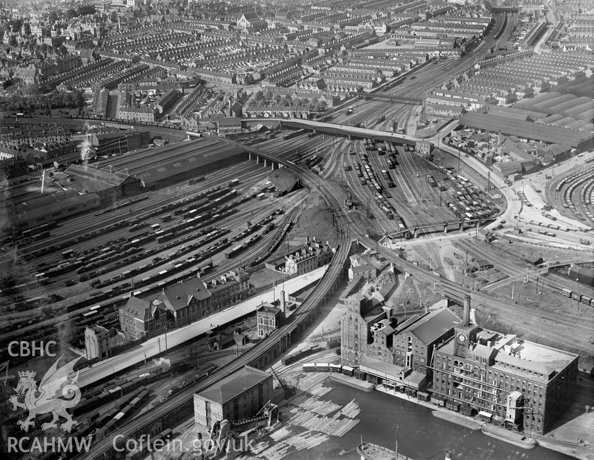 View of Bute area of Cardiff, oblique aerial view. 5?x4? black and white glass plate negative.