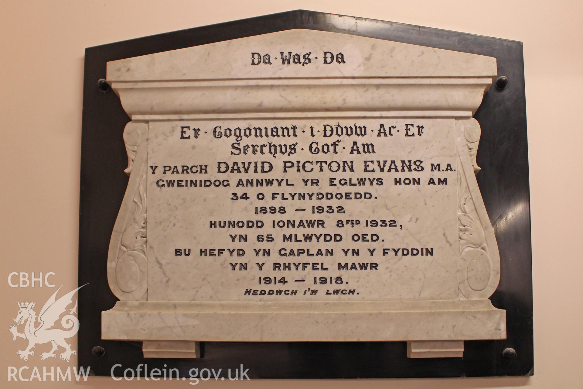 Translation:To the Glory of God & in Loving memory of Rev David Picton Evans MA. Dear minister of this church for 34 yrs 1898-1932. Died 8/1/1932 age 65. Also served as chaplain in WW1 RIP. Philadelphia Chapel, Morriston. Photograph:Sue Fielding 13/5/2017