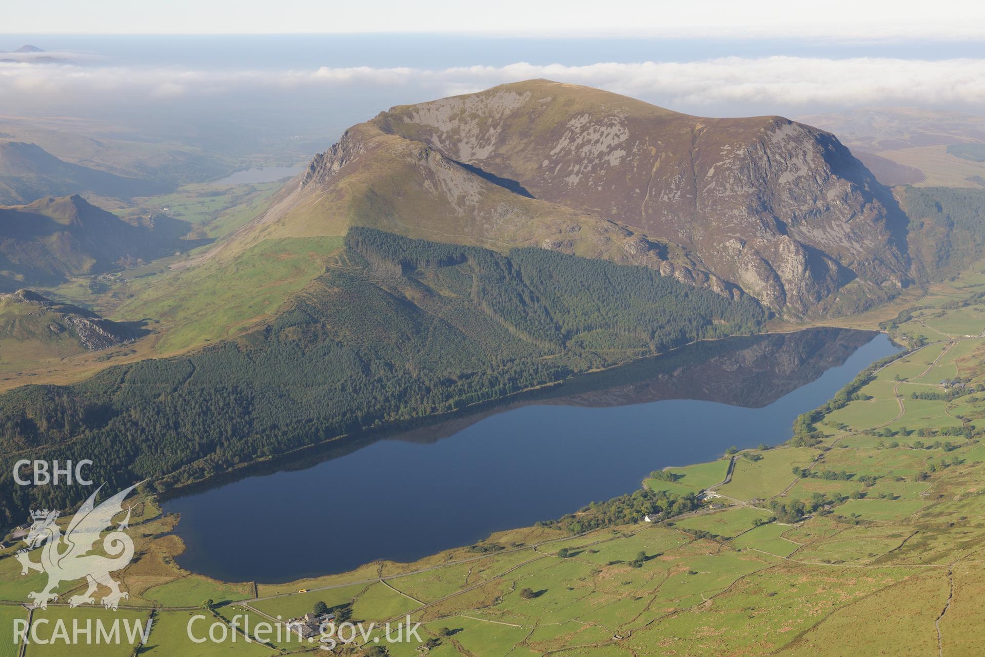 Llyn Cwellyn on the north western side of Snowdon. Oblique aerial photograph taken during the Royal Commission's programme of archaeological aerial reconnaissance by Toby Driver on 2nd October 2015.