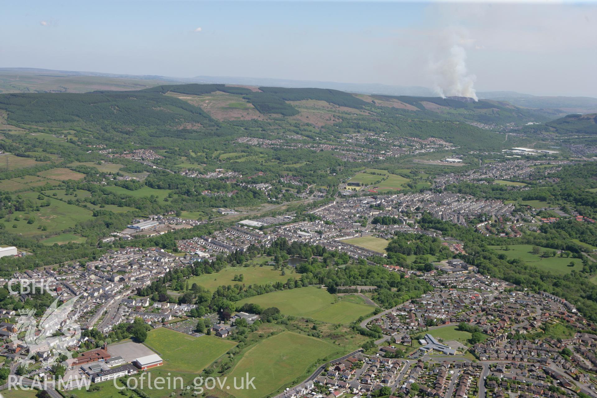 RCAHMW colour oblique photograph of Cwmdare, looking south-east over Aberdare. Taken by Toby Driver on 24/05/2010.